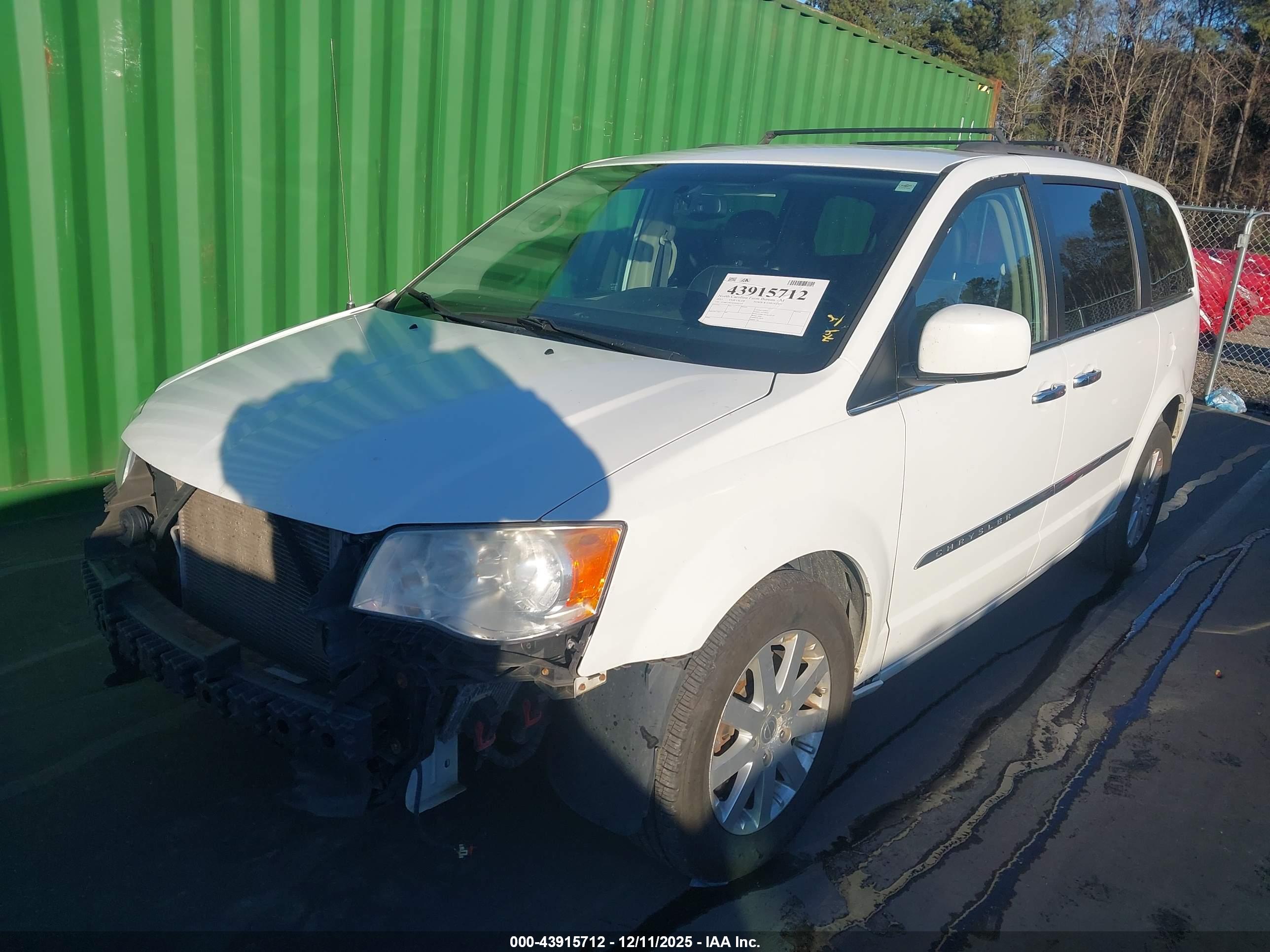 CHRYSLER TOWN image 2