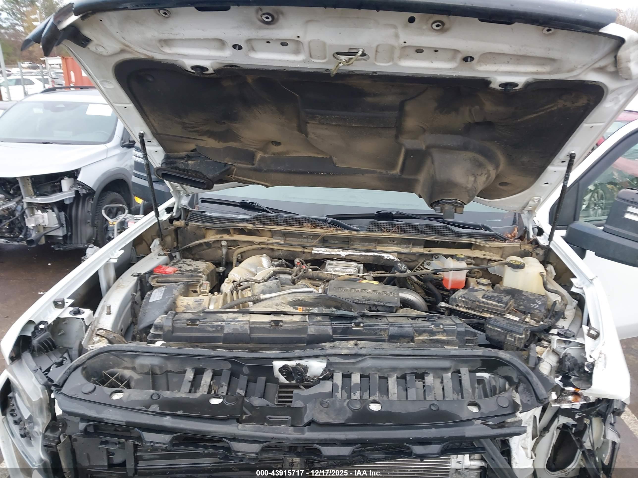 CHEVROLET SILVERADO image 10