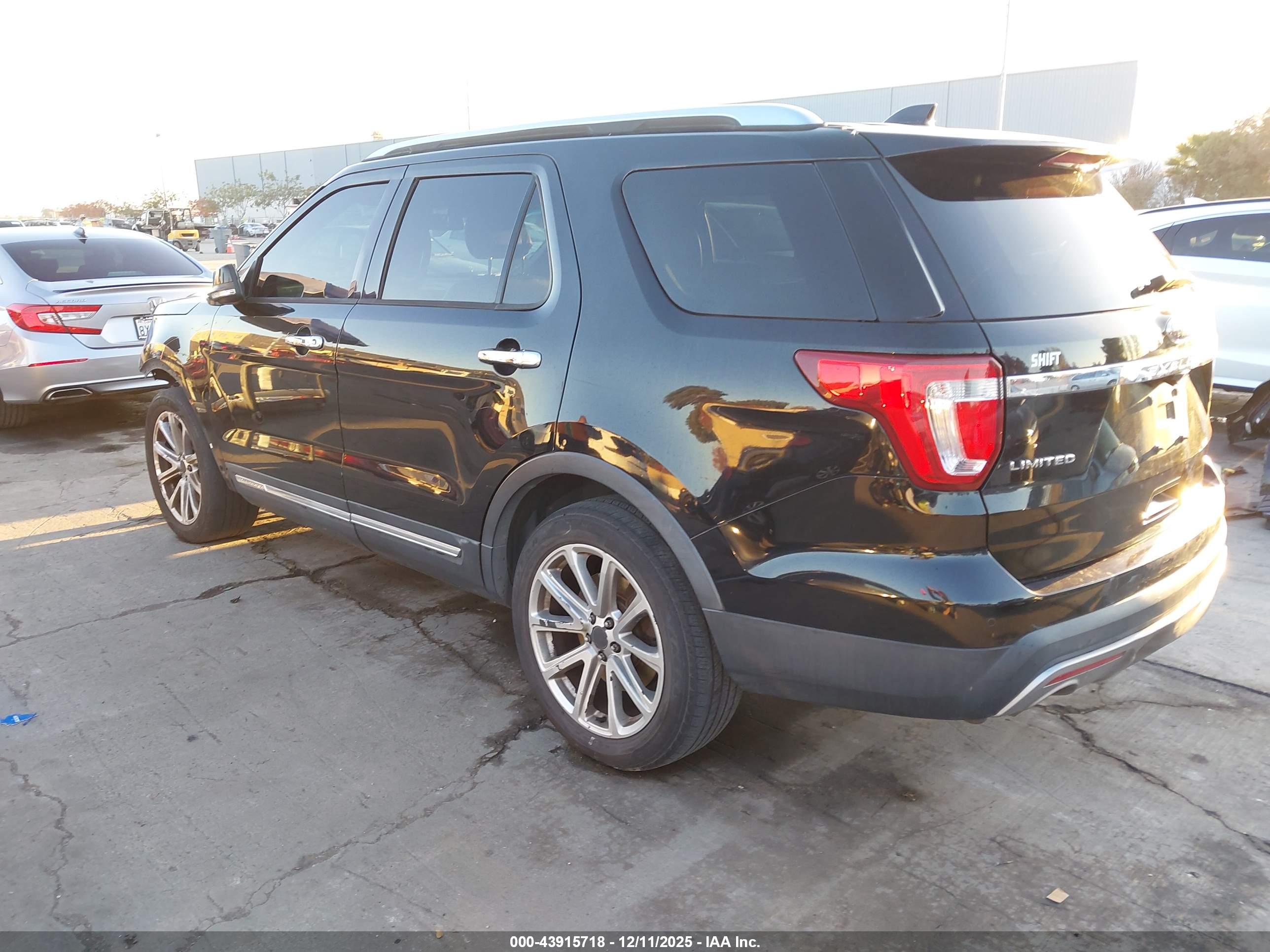 FORD EXPLORER image 3