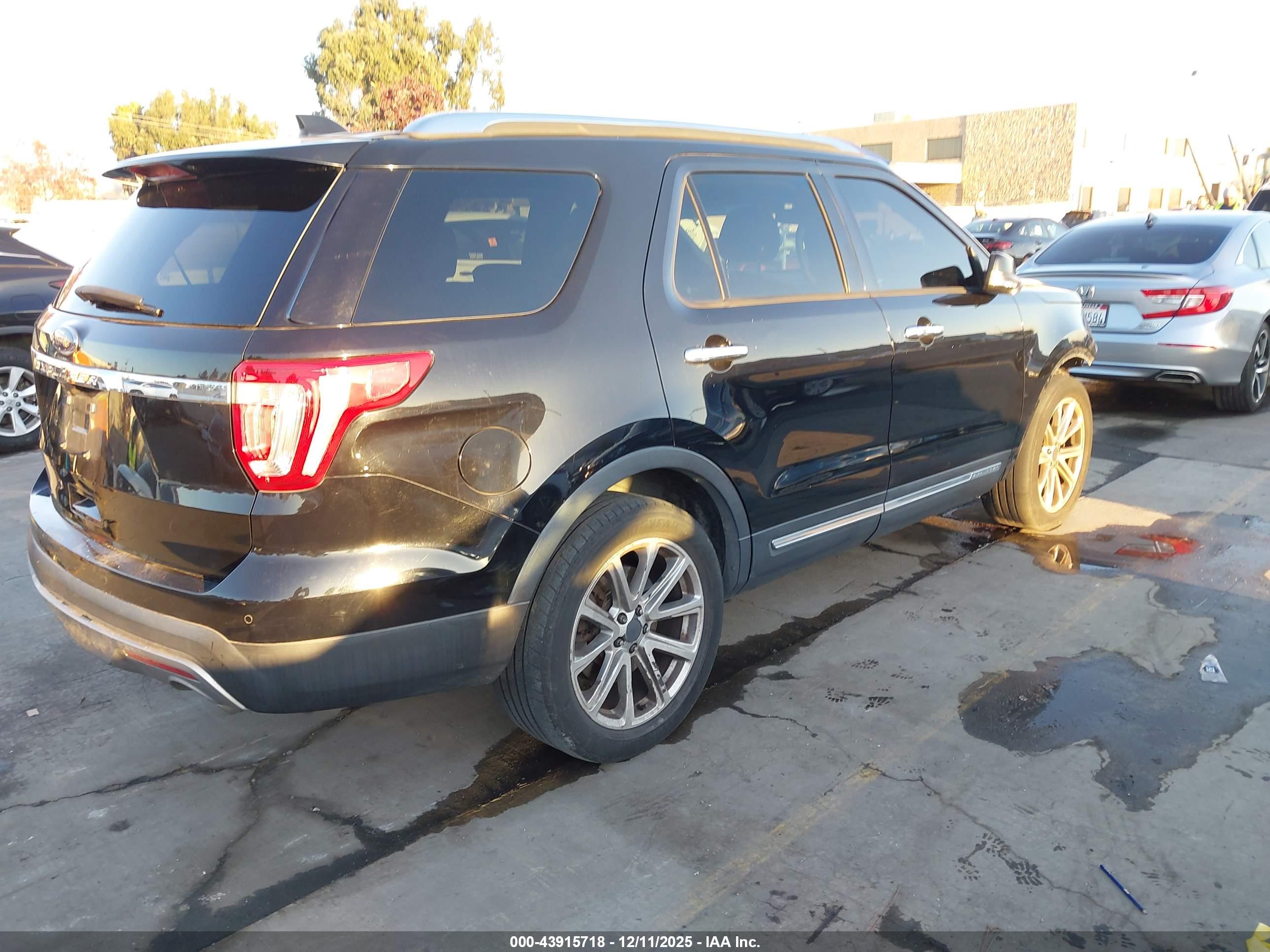FORD EXPLORER image 4