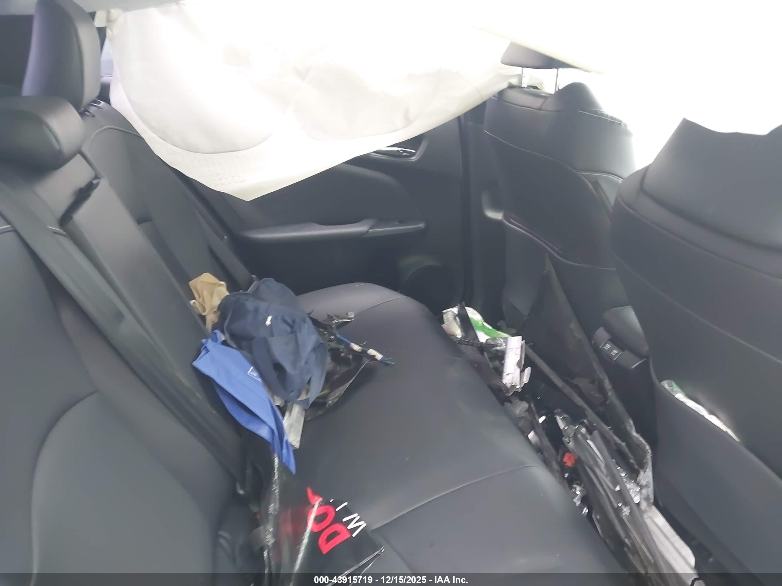 TOYOTA PRIUS image 8