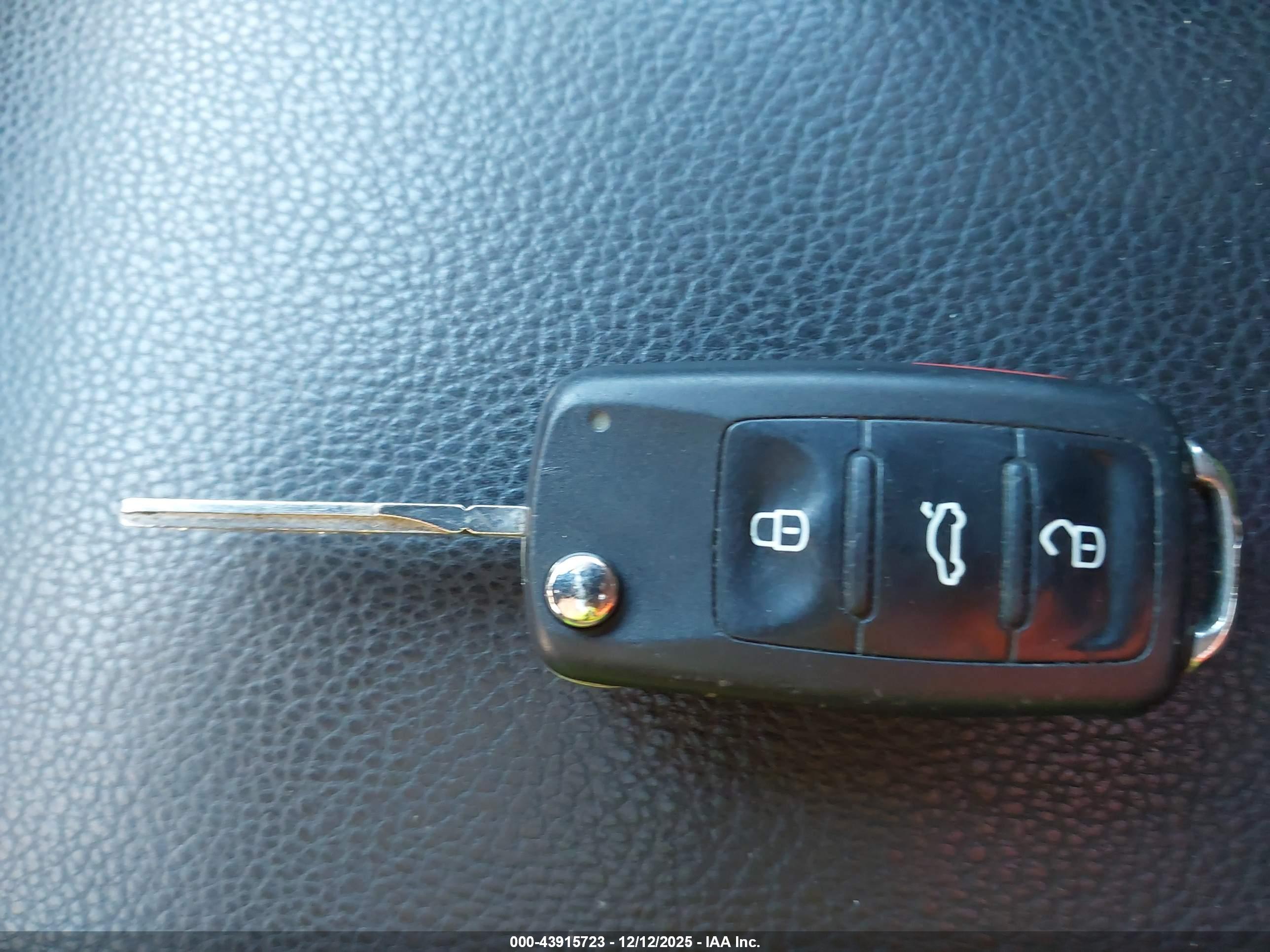 VOLKSWAGEN JETTA image 11