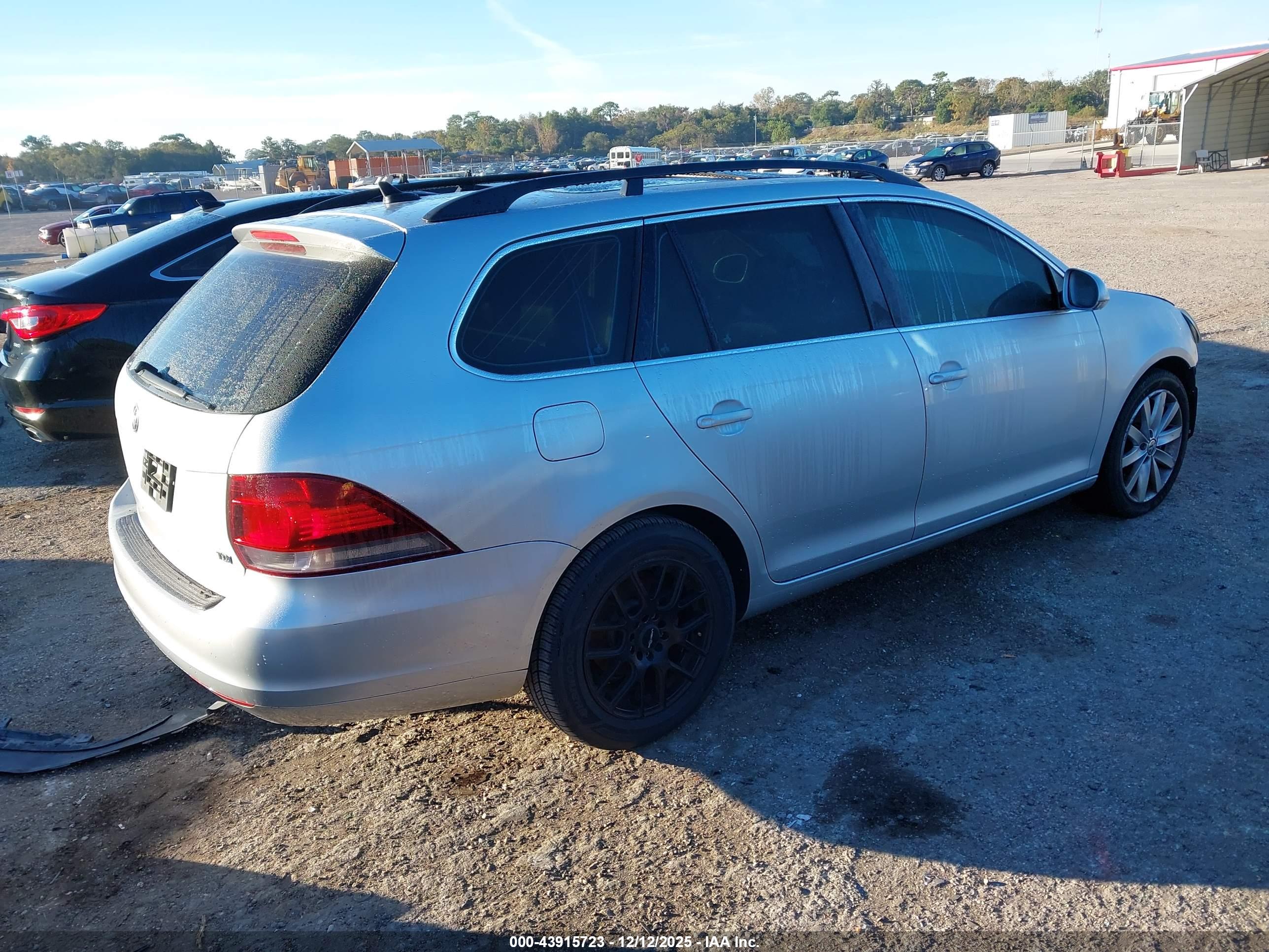 VOLKSWAGEN JETTA image 4