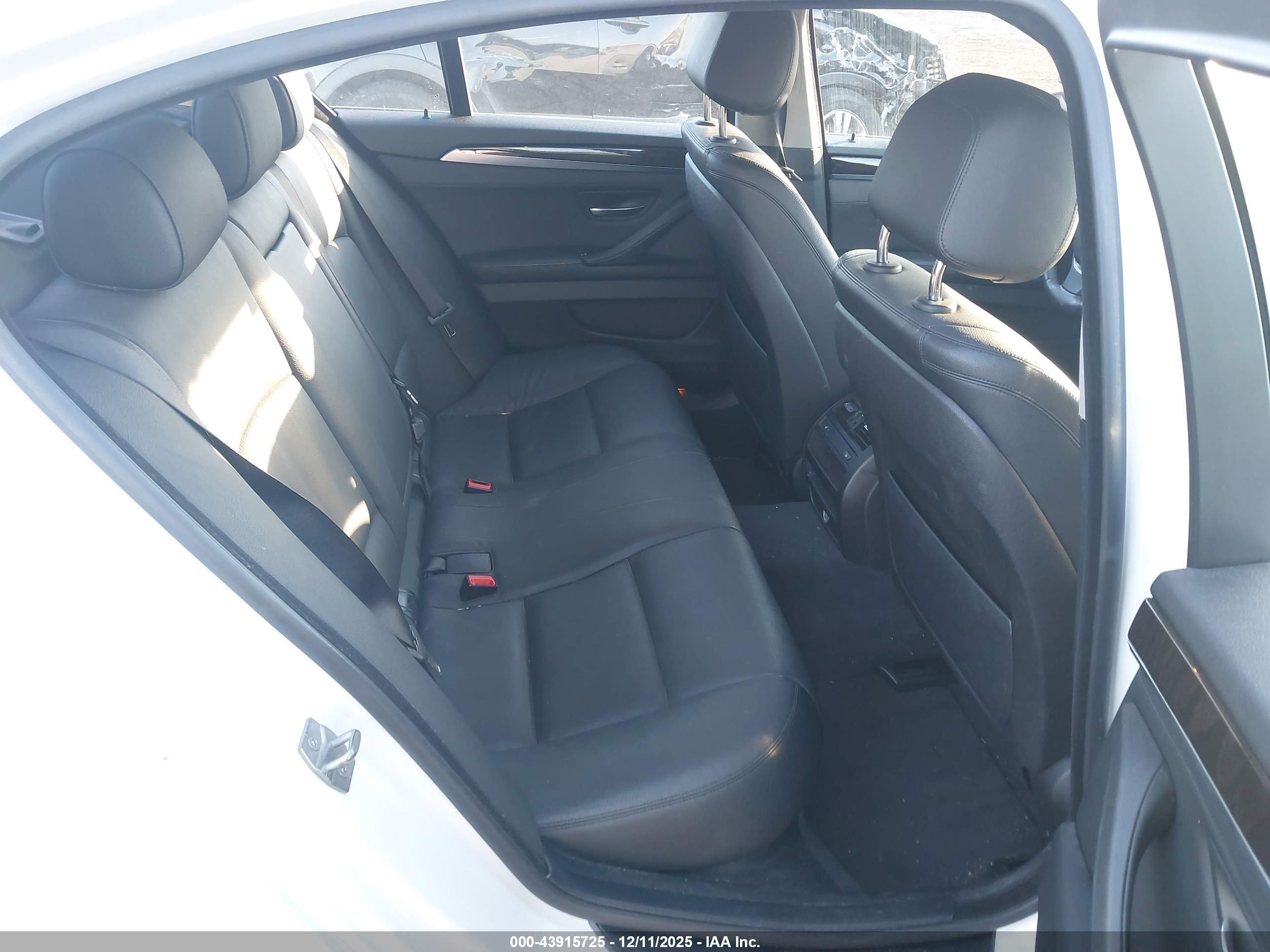 BMW 535I image 8