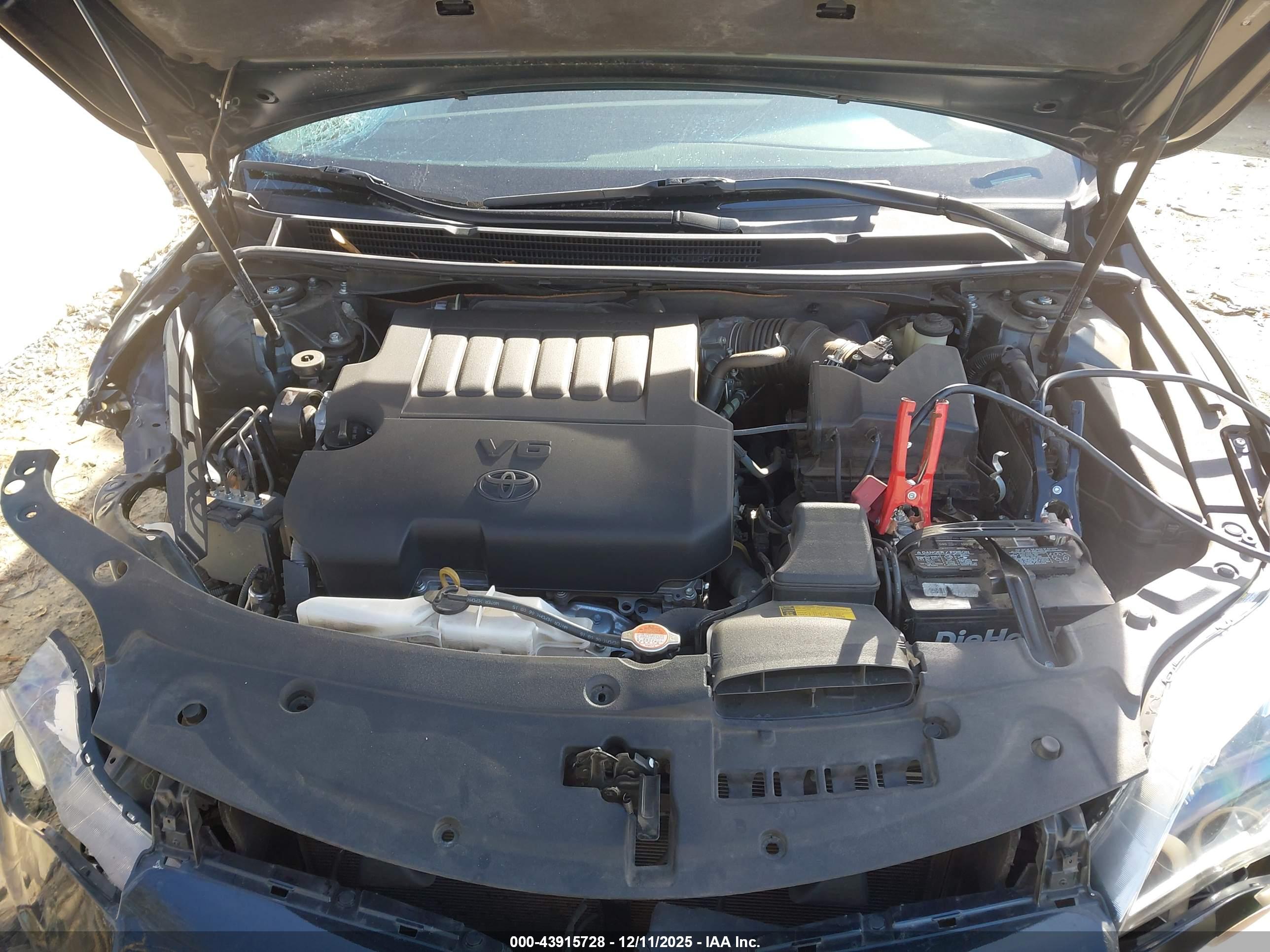 TOYOTA AVALON image 10