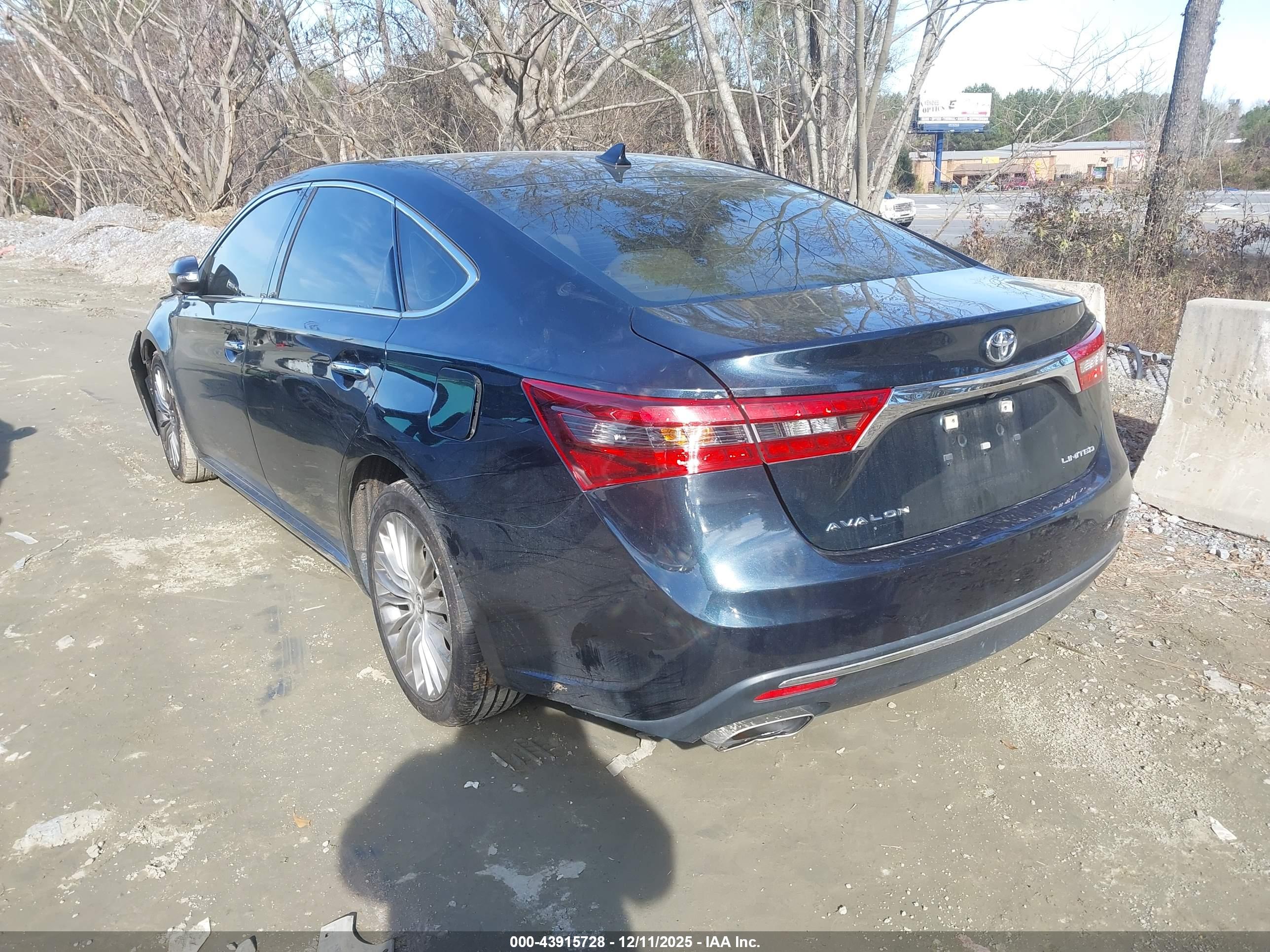 TOYOTA AVALON image 3