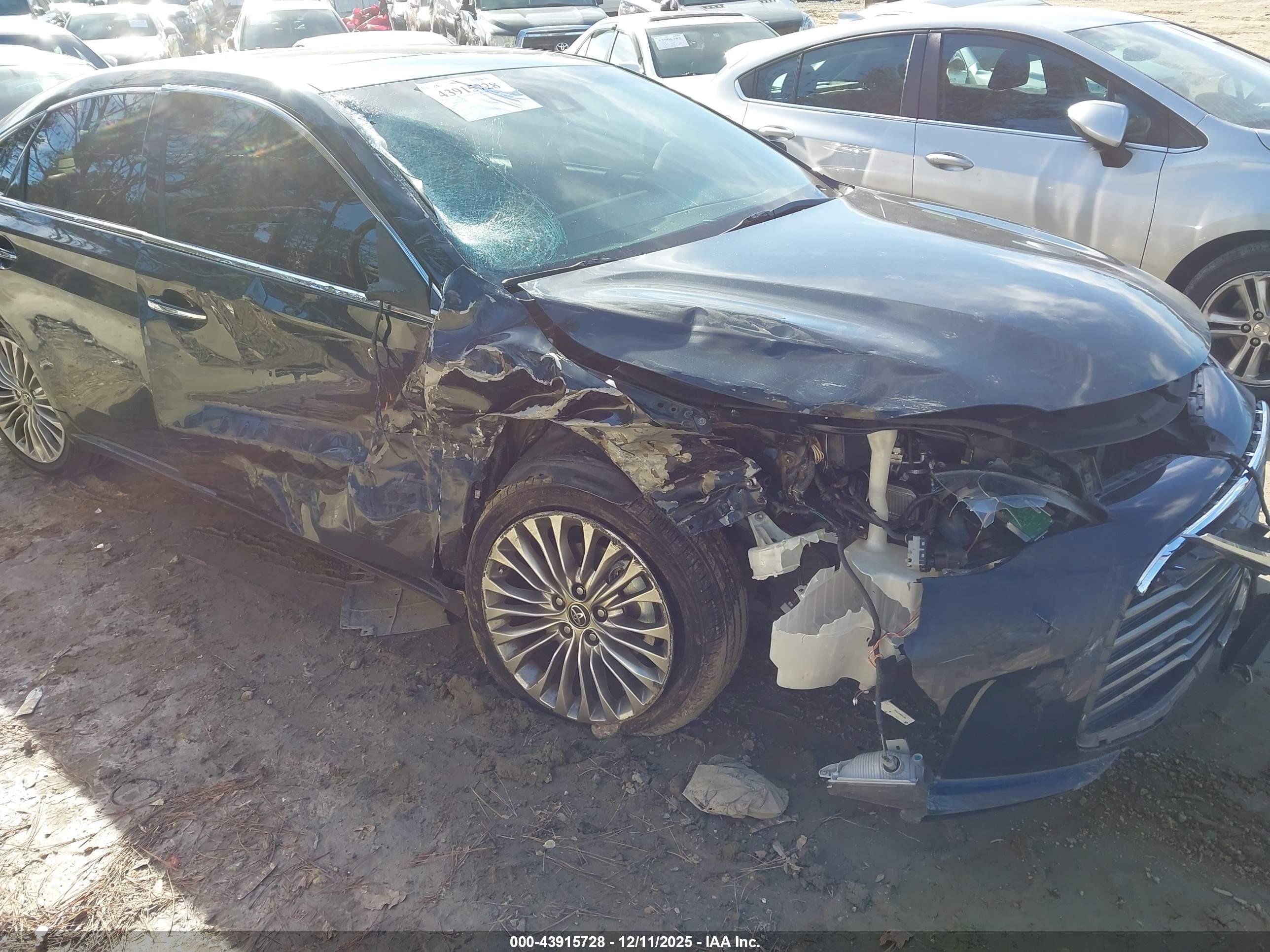 TOYOTA AVALON image 6