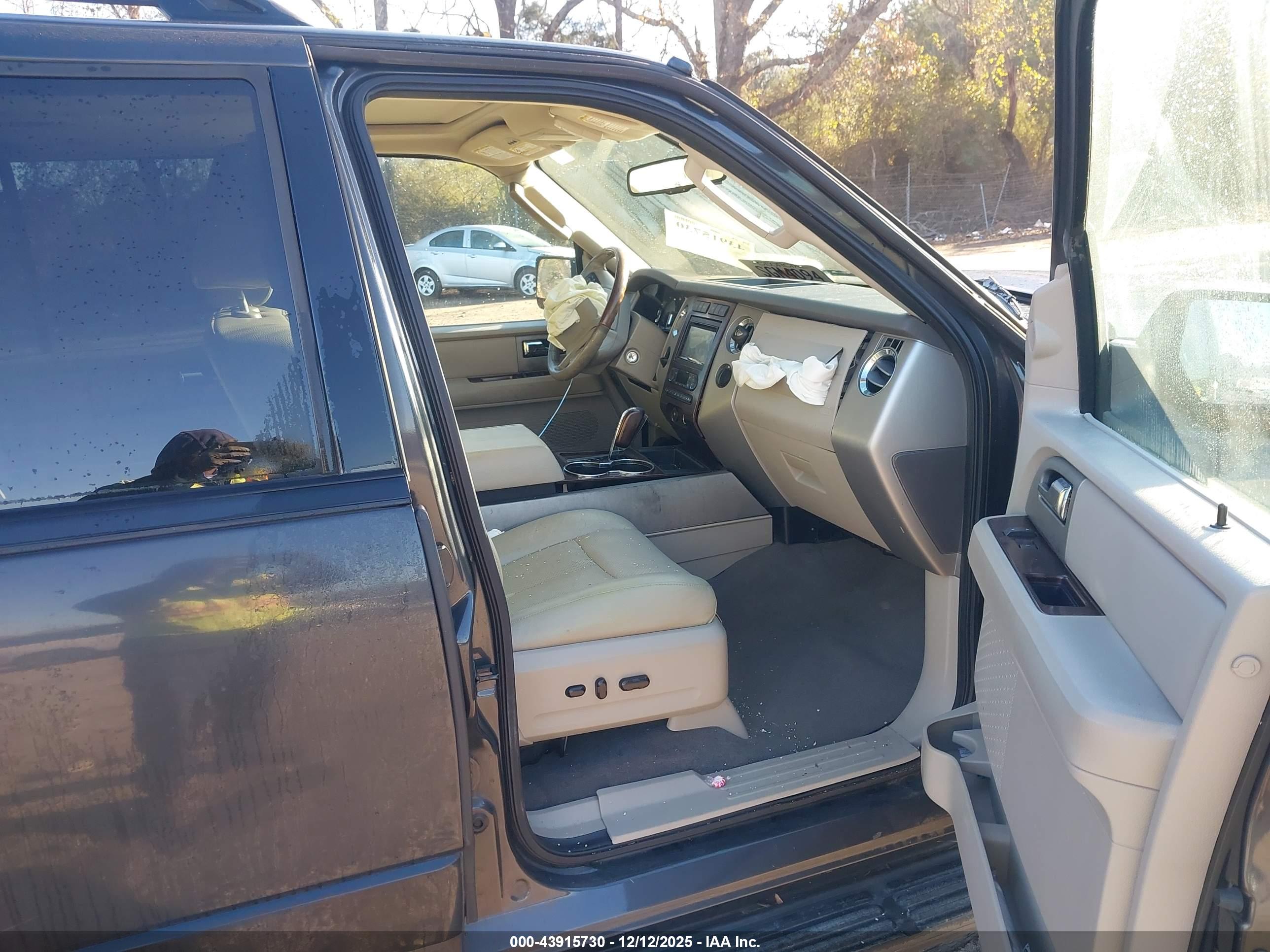 FORD EXPEDITION image 5