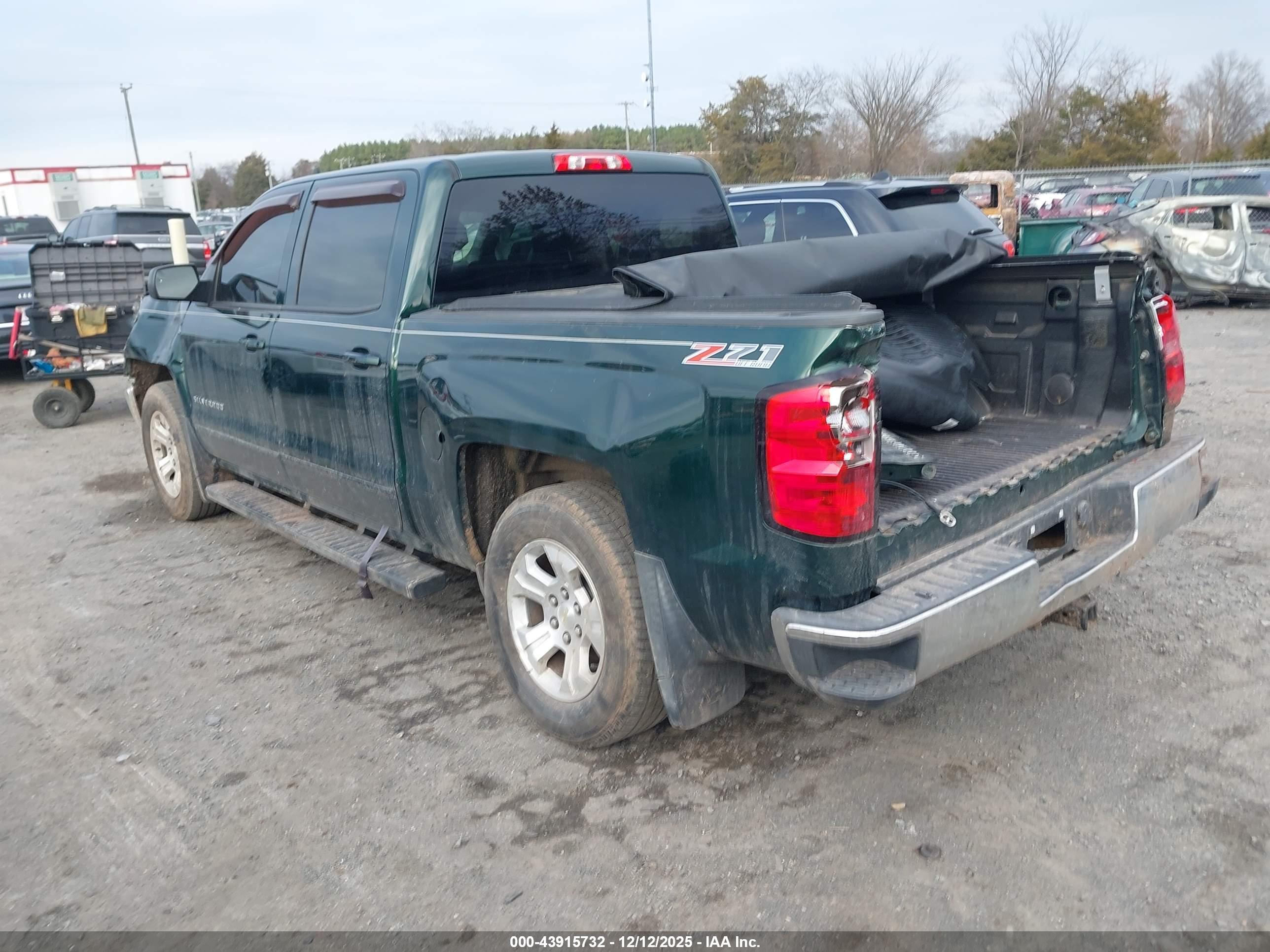 CHEVROLET SILVERADO image 3