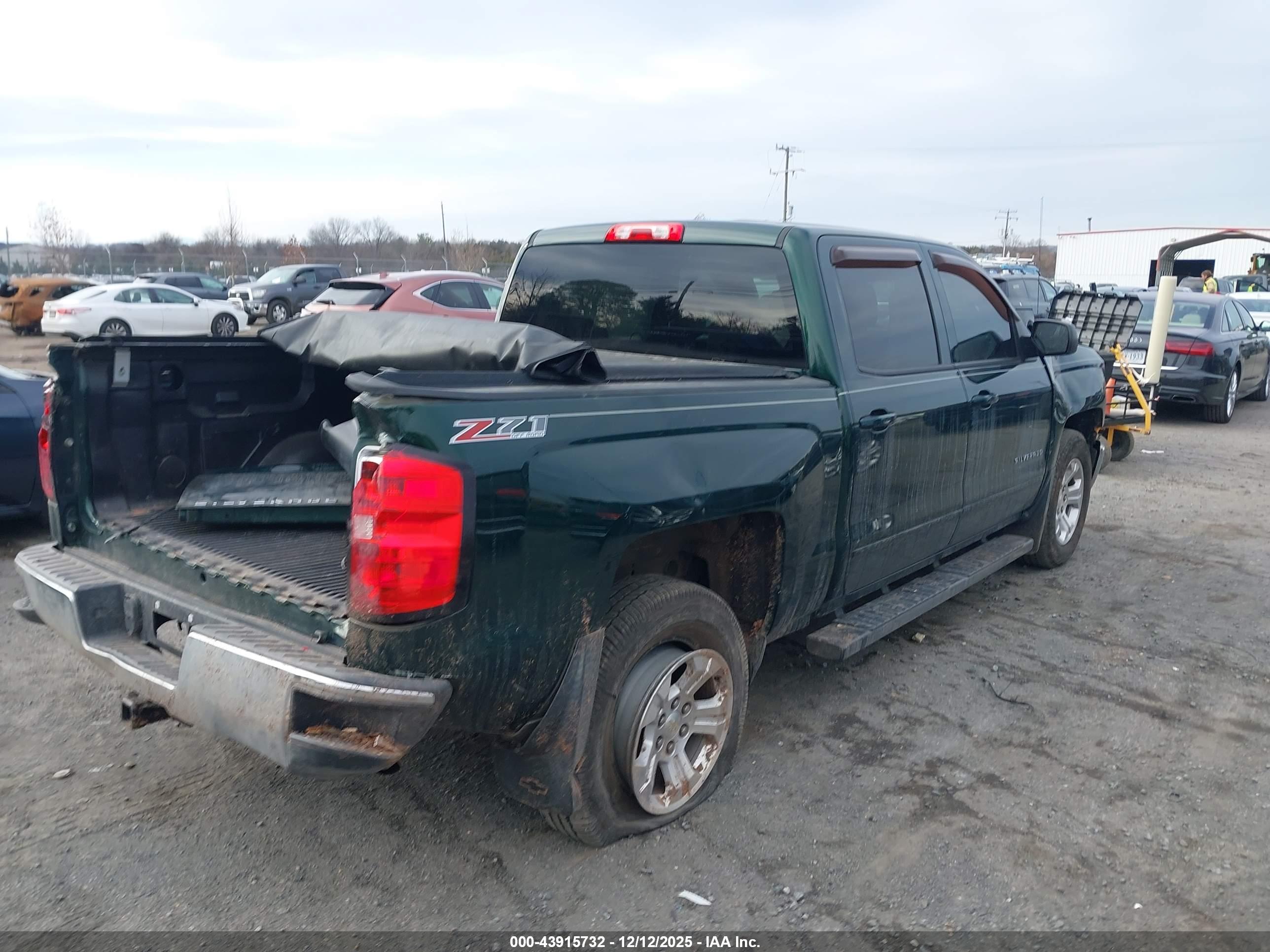 CHEVROLET SILVERADO image 4