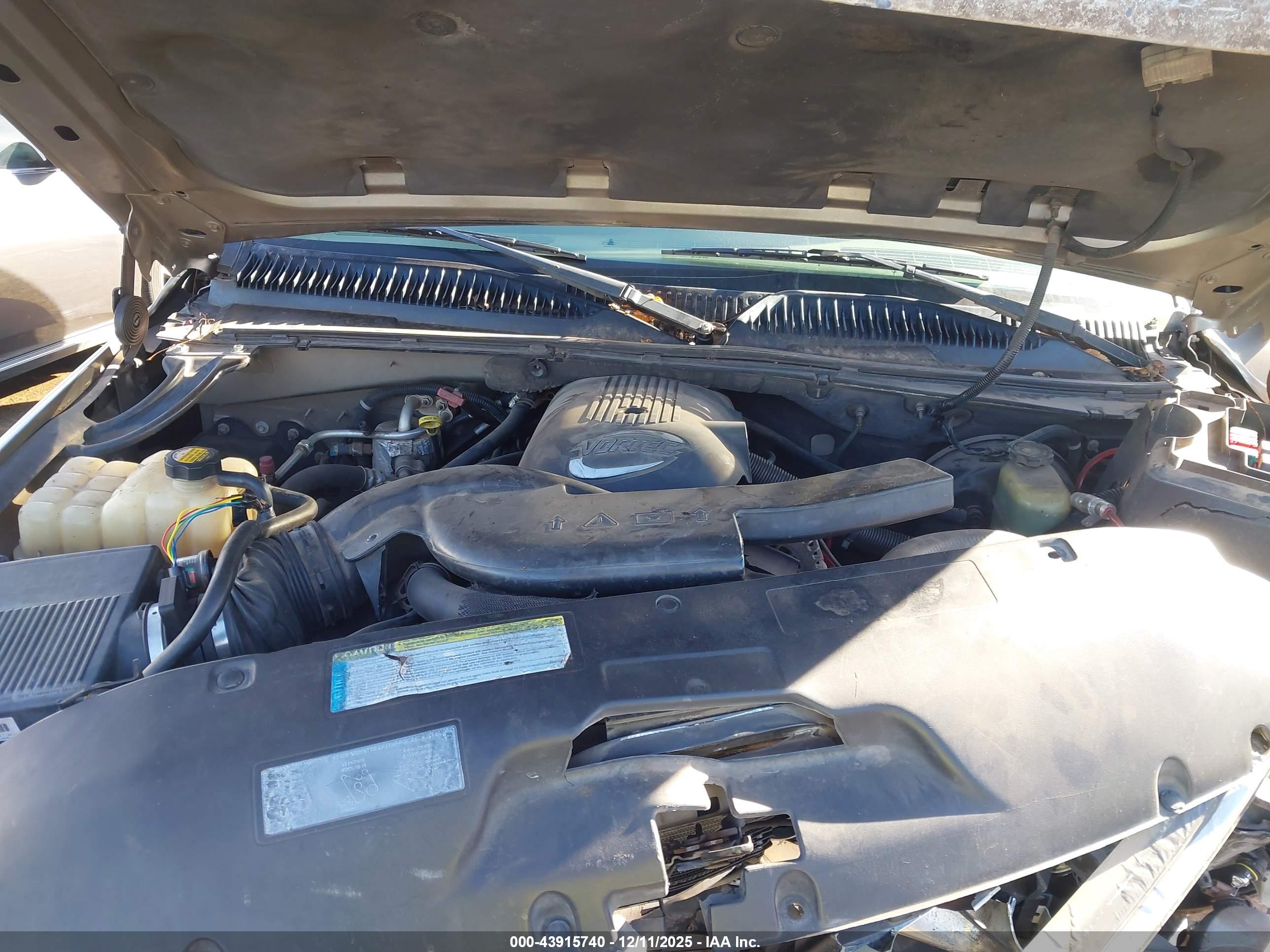 CHEVROLET TAHOE image 10