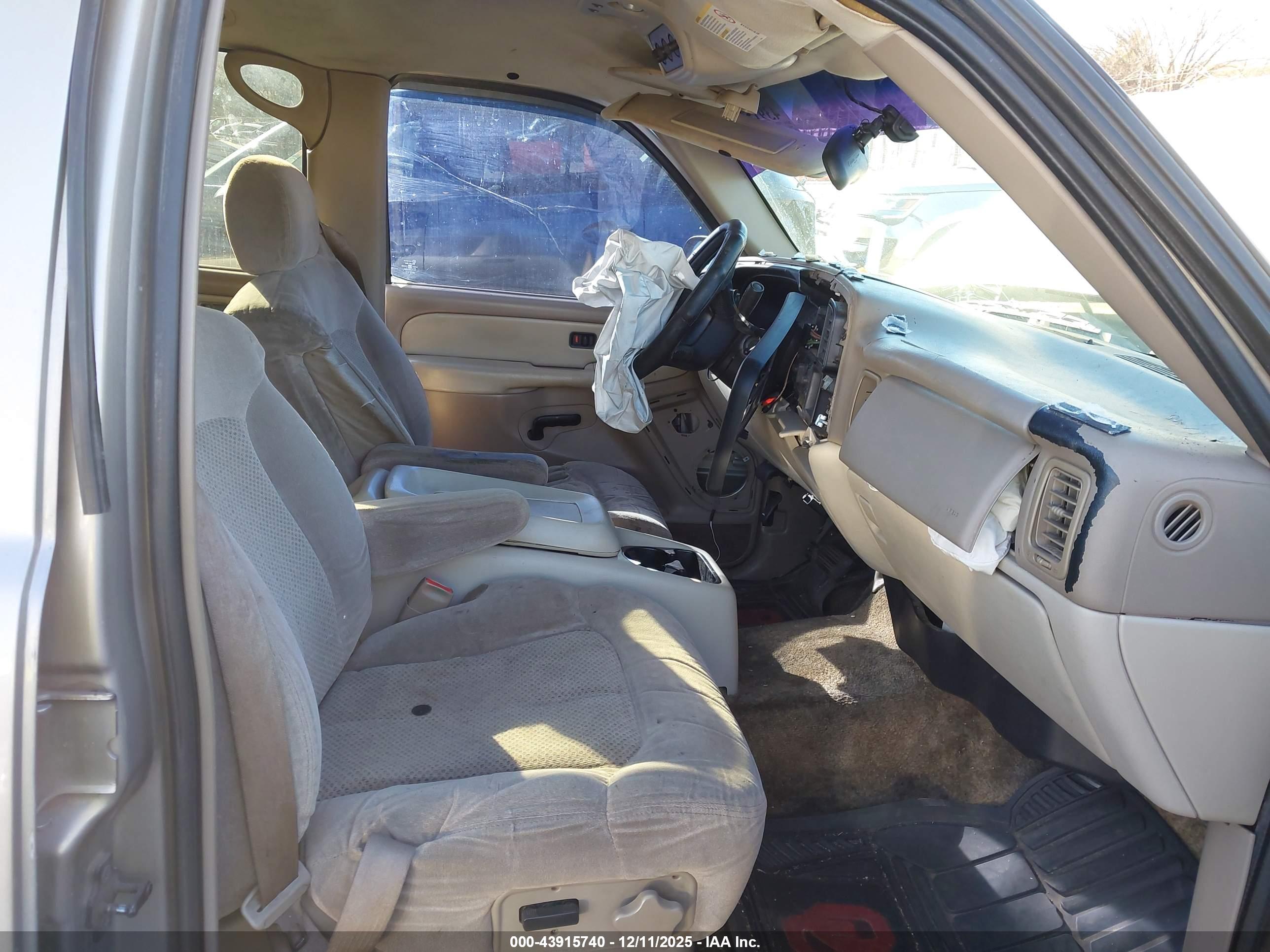 CHEVROLET TAHOE image 5
