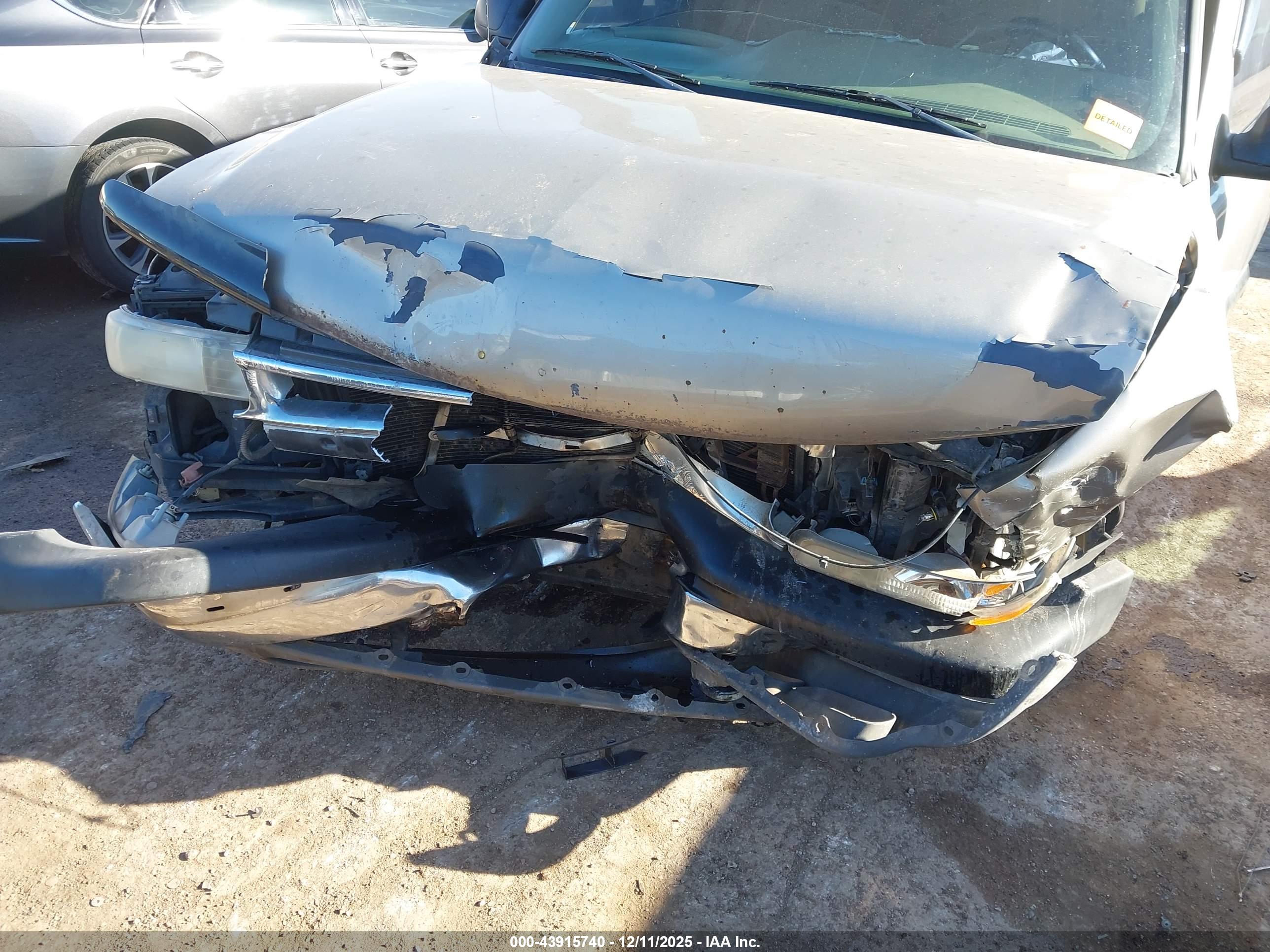 CHEVROLET TAHOE image 6