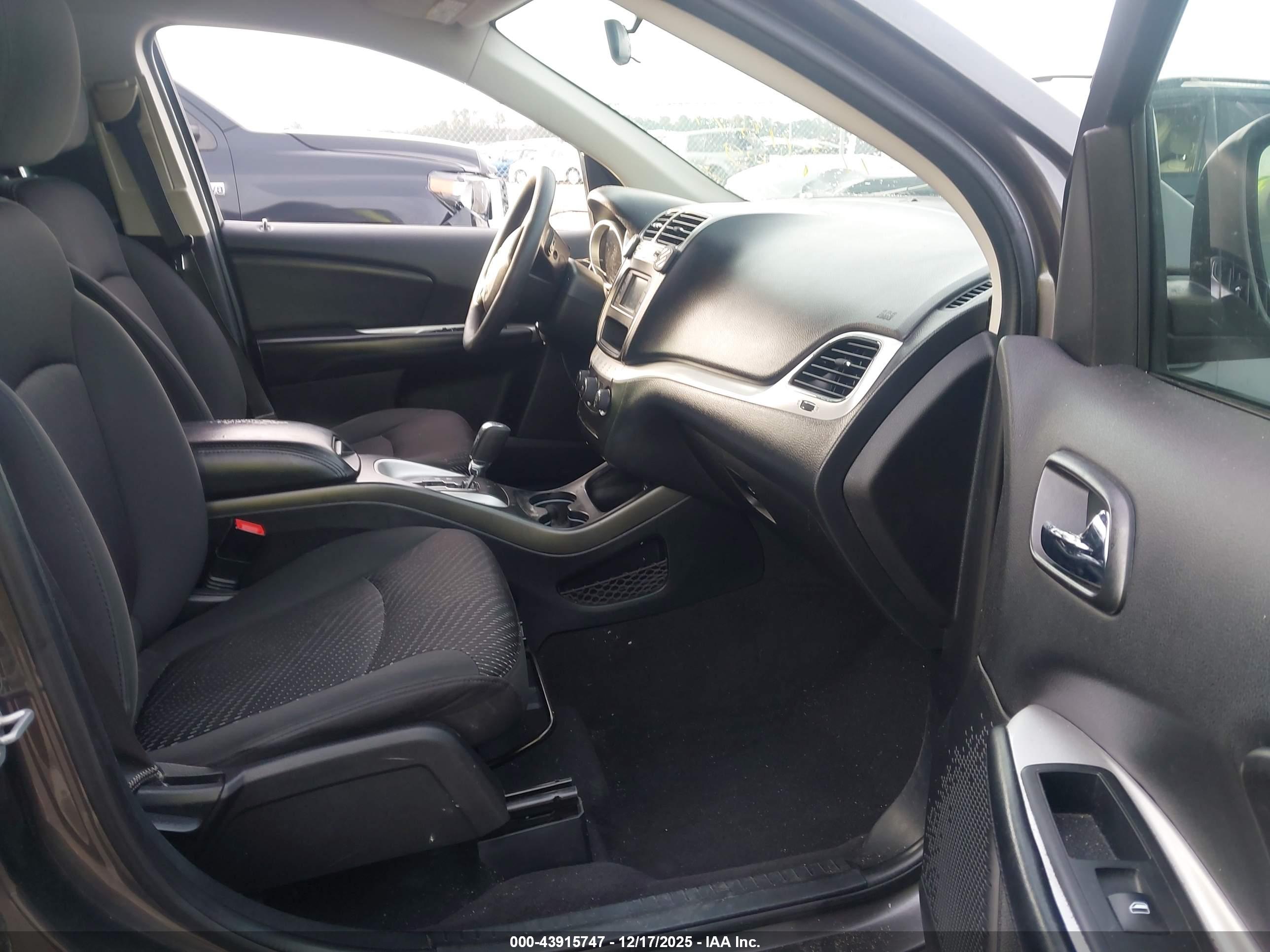 DODGE JOURNEY image 5