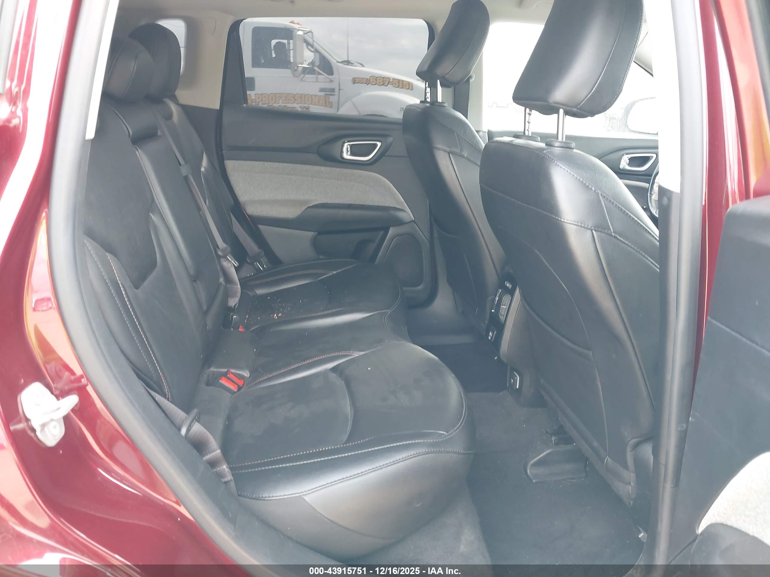 JEEP COMPASS image 8