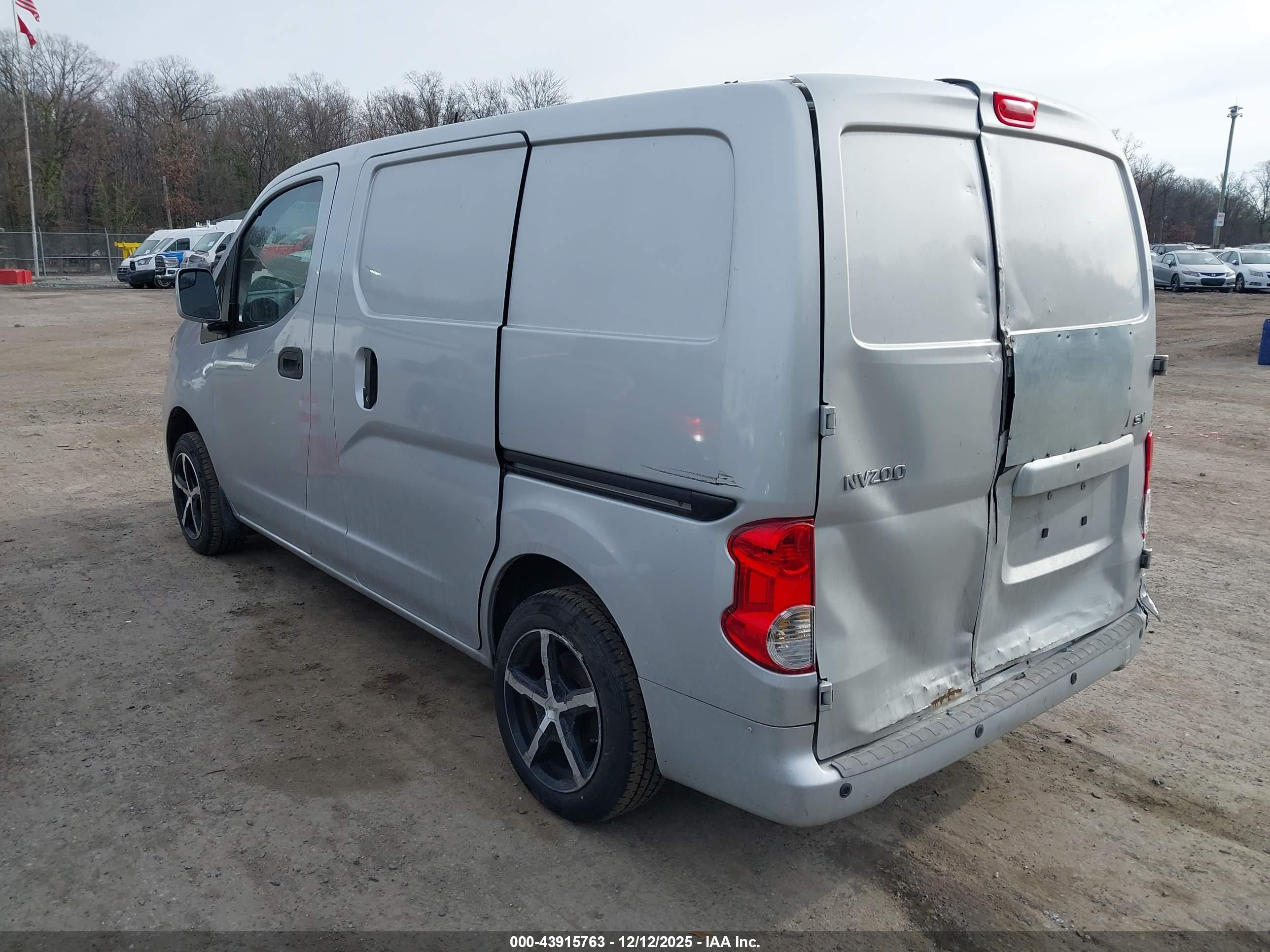 NISSAN NV200 image 3