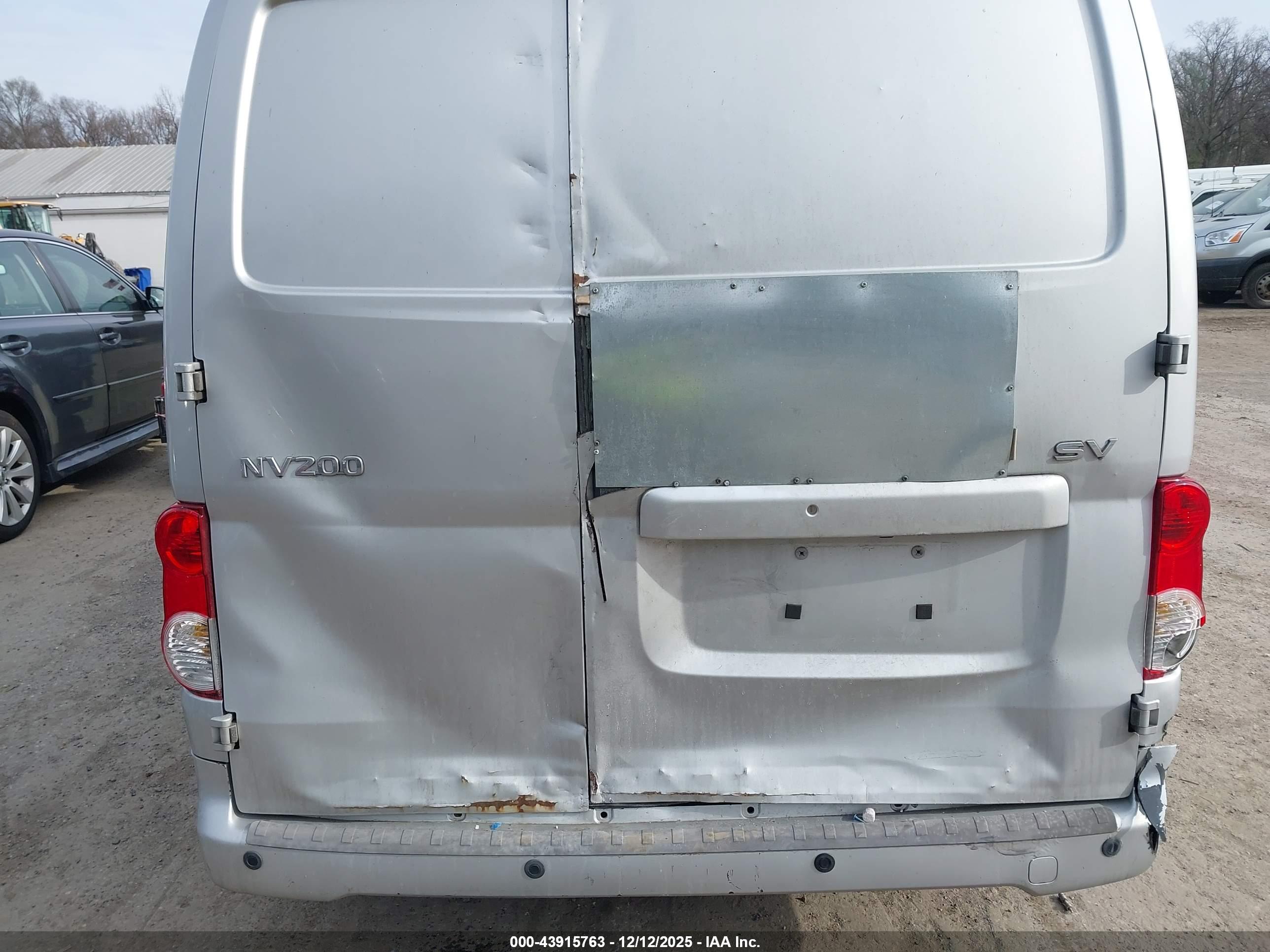 NISSAN NV200 image 6