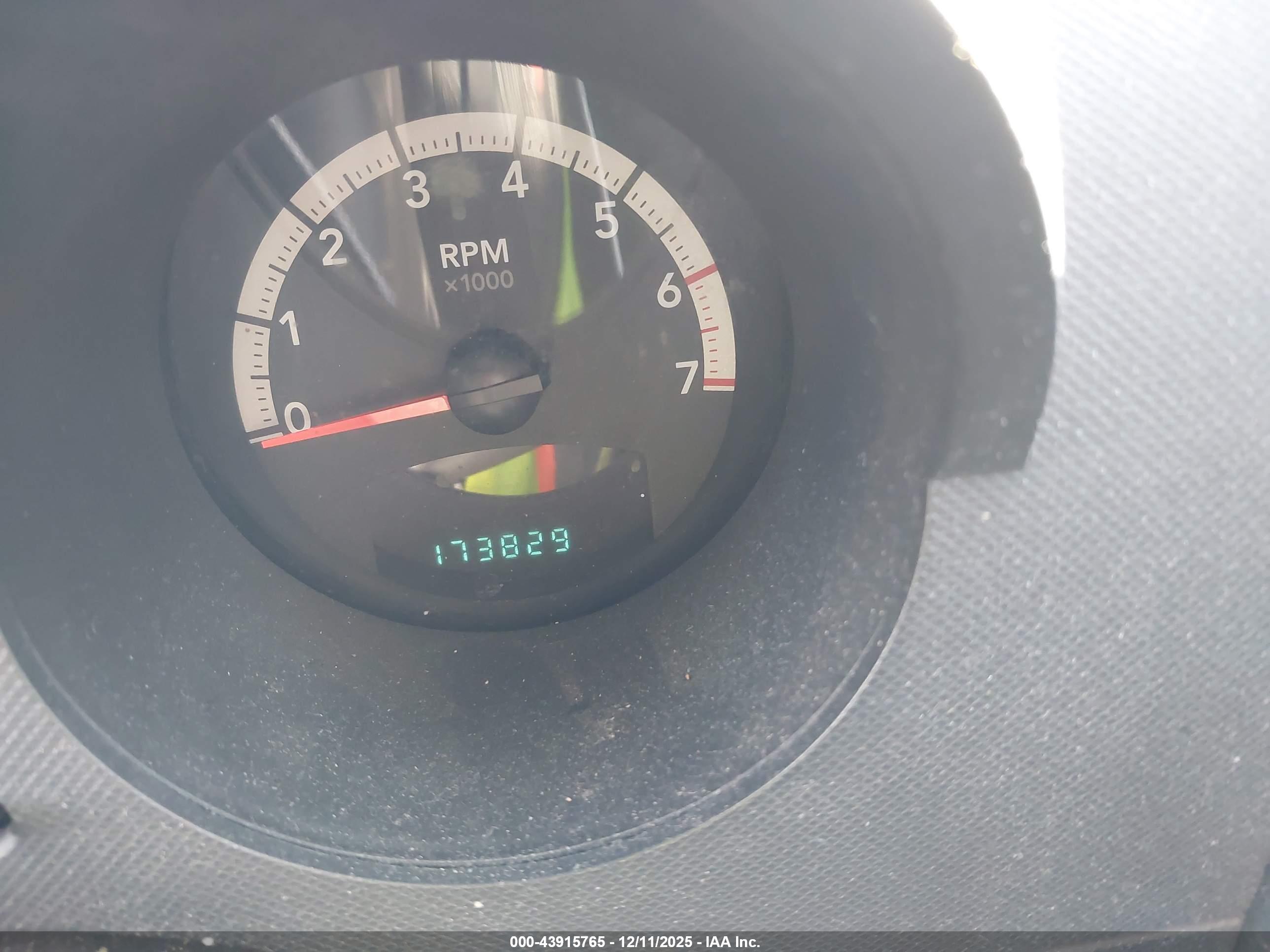 DODGE NITRO image 7
