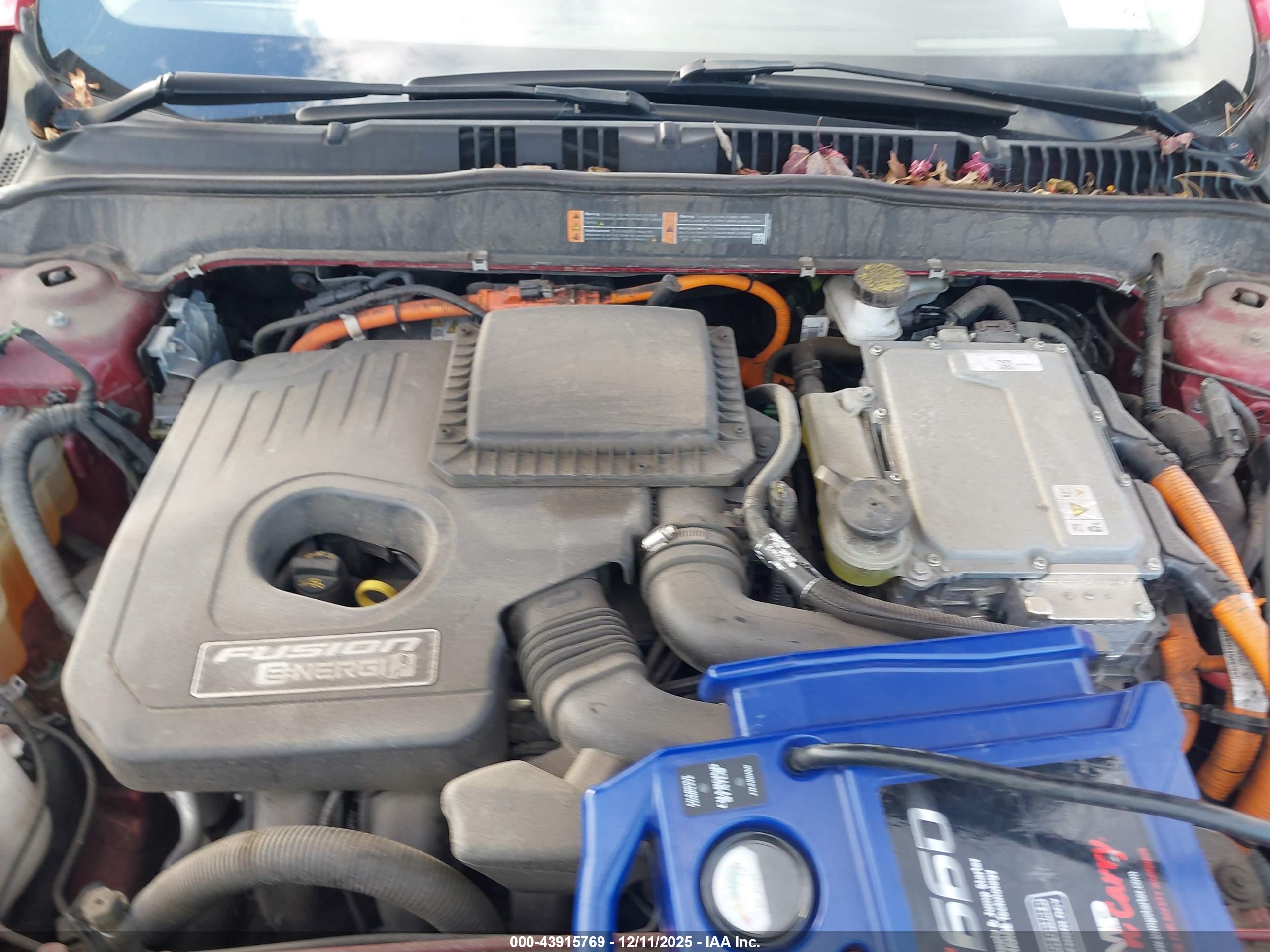 FORD FUSION image 10
