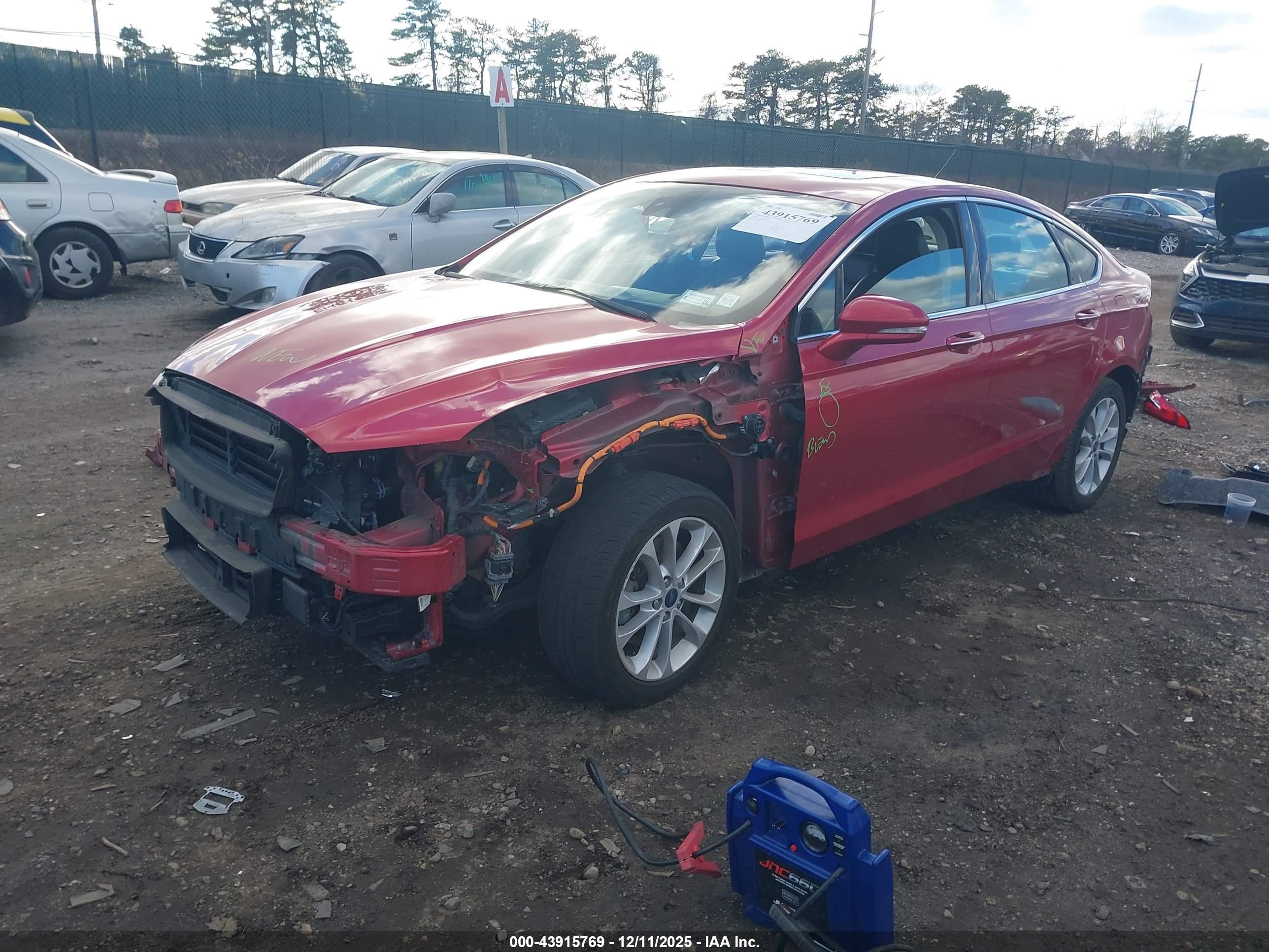 FORD FUSION image 2