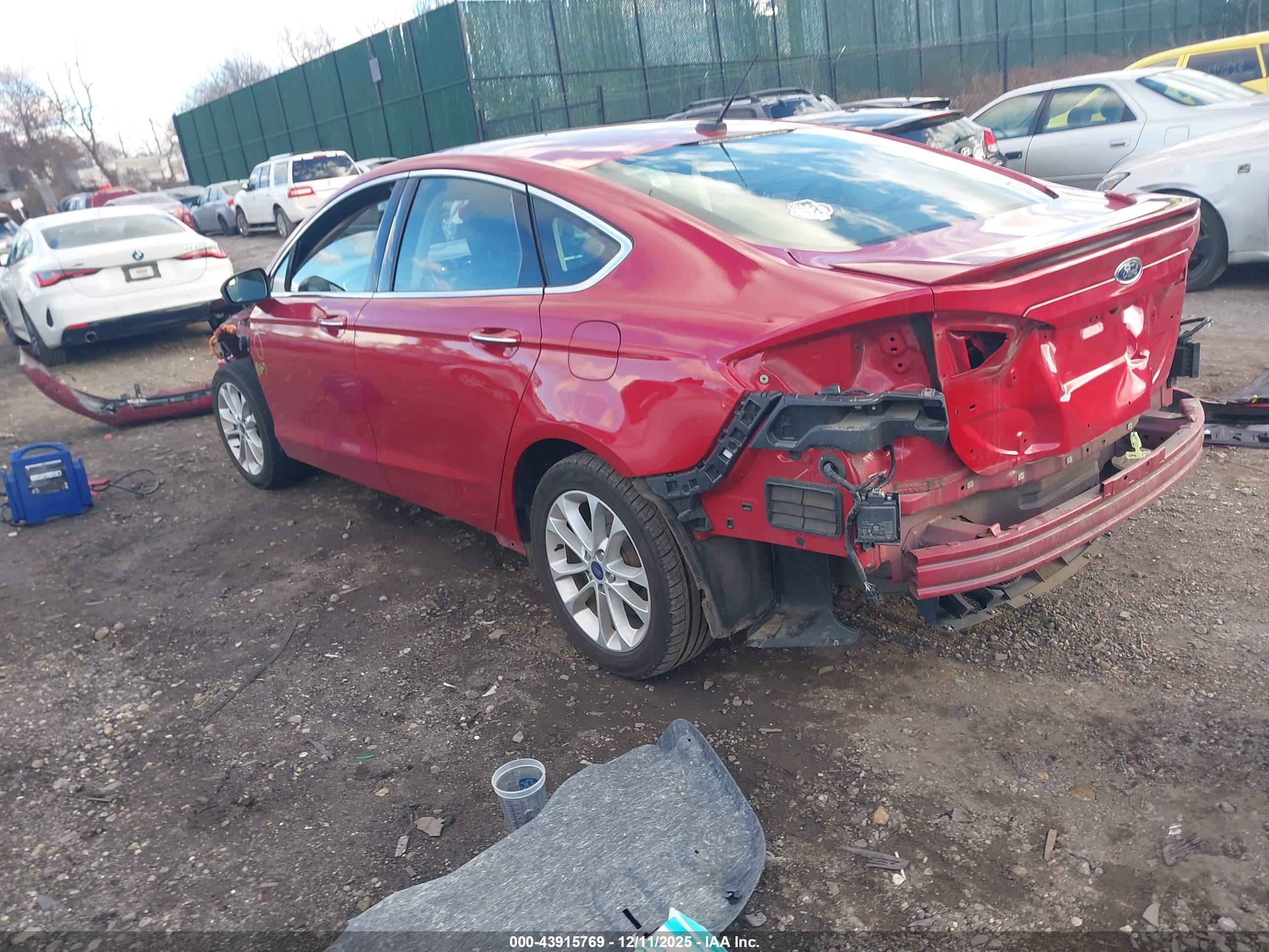 FORD FUSION image 3