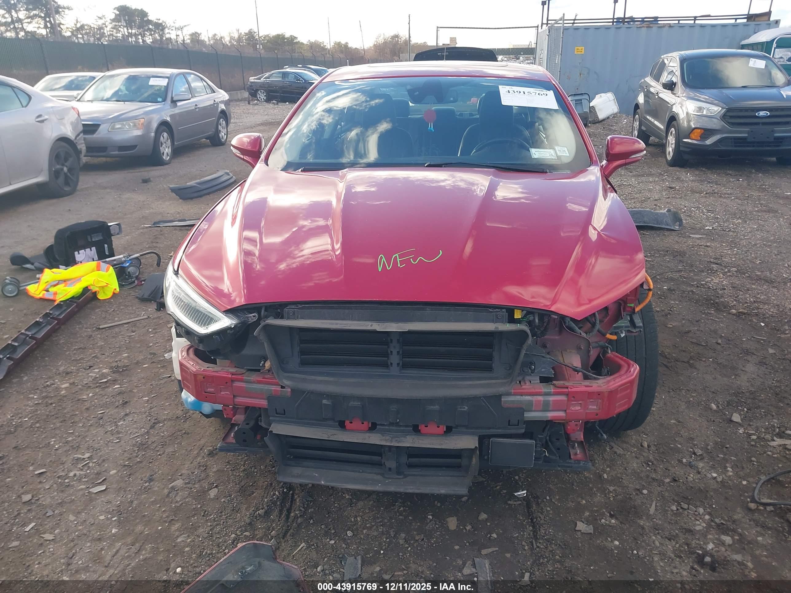 FORD FUSION image 6