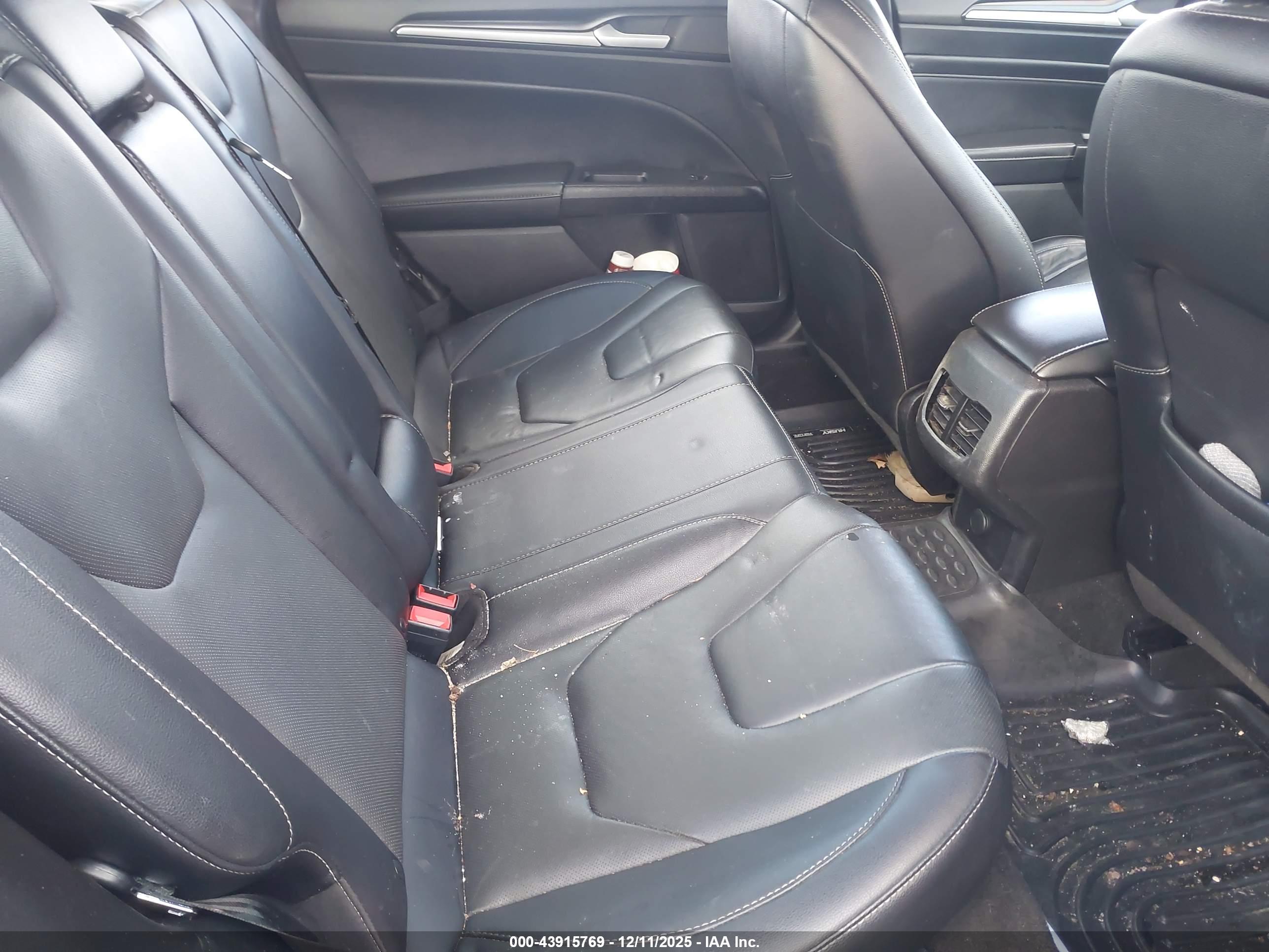 FORD FUSION image 8