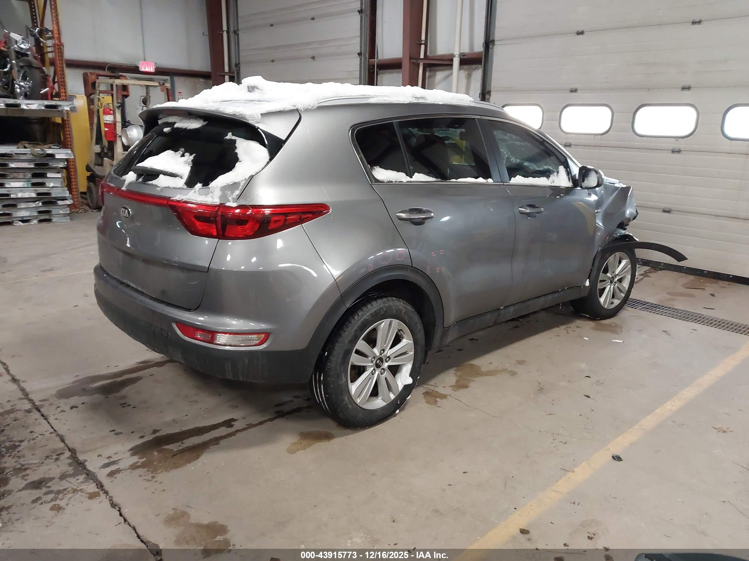 KIA SPORTAGE image 4
