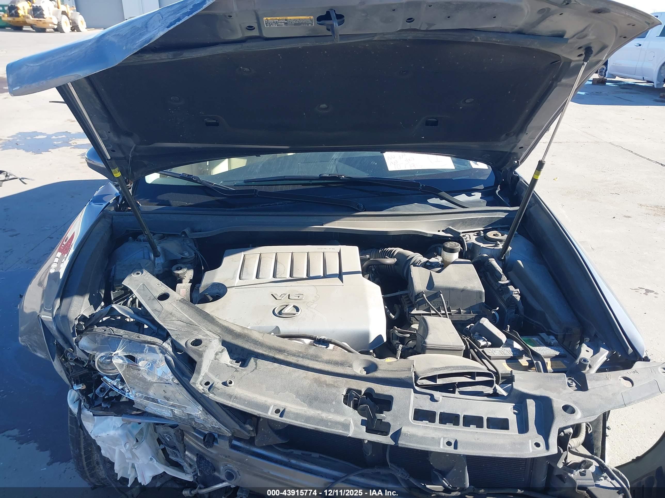 LEXUS ES image 10