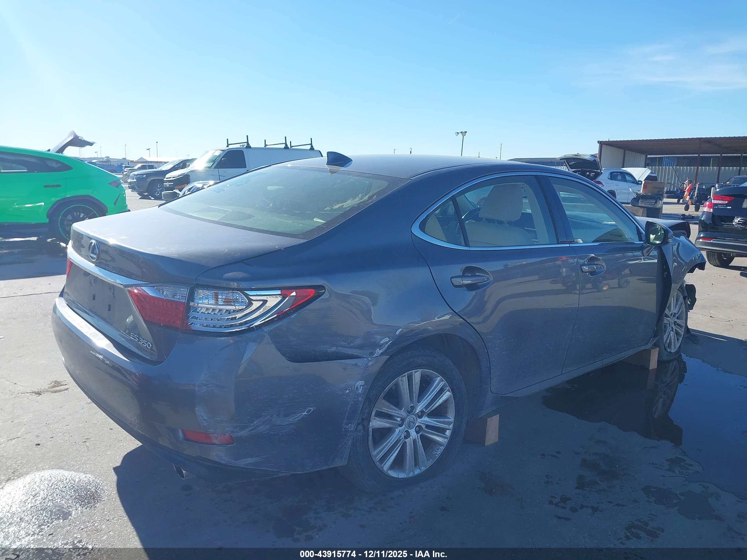 LEXUS ES image 4