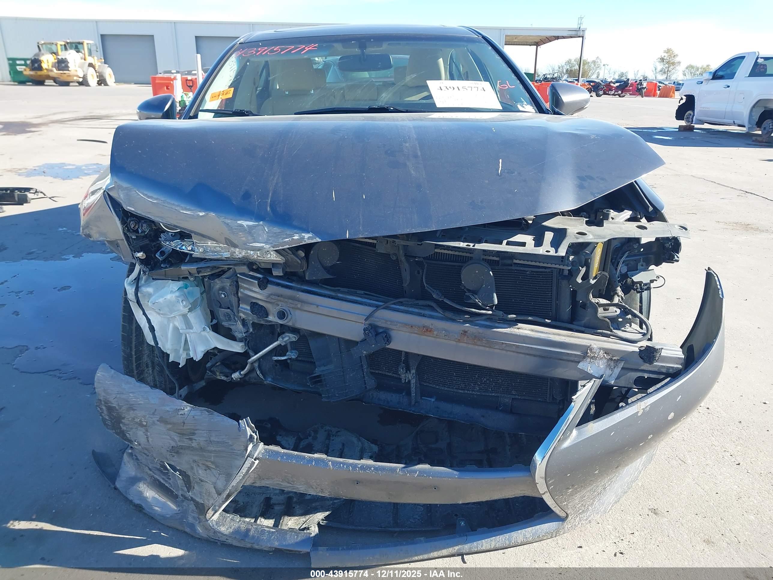LEXUS ES image 6