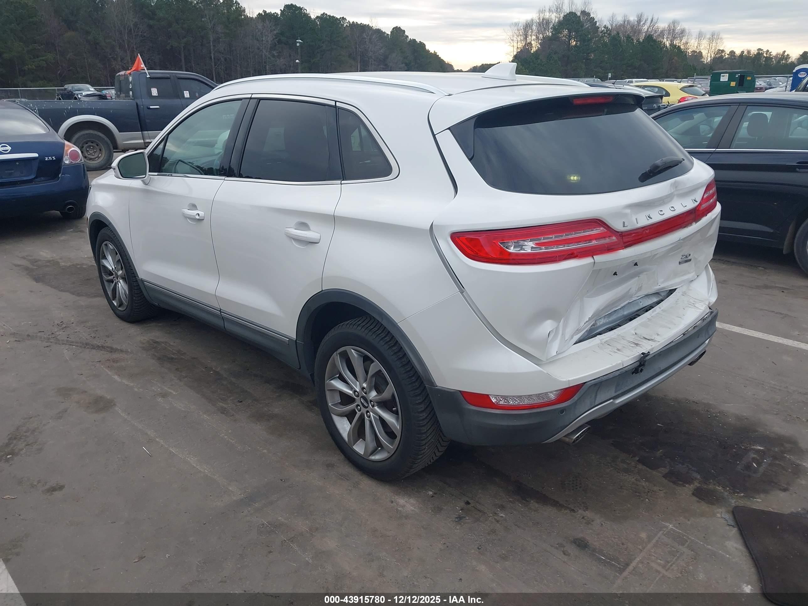 LINCOLN MKC image 3