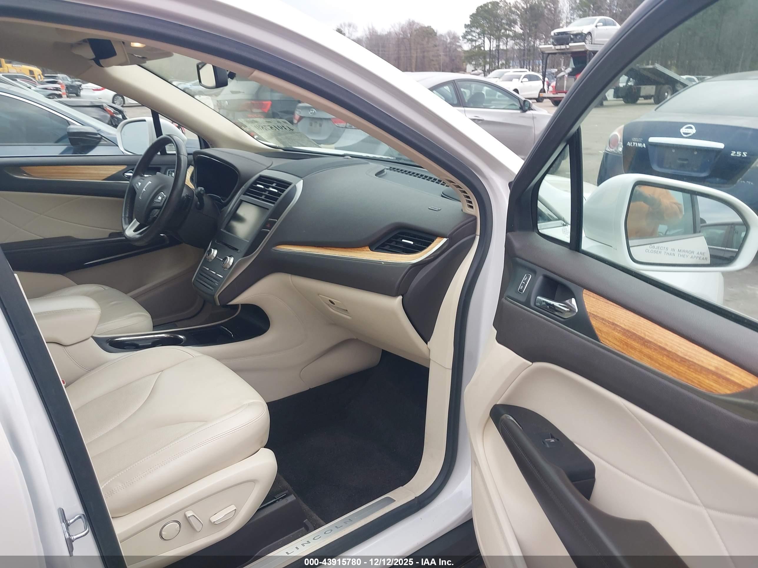 LINCOLN MKC image 5