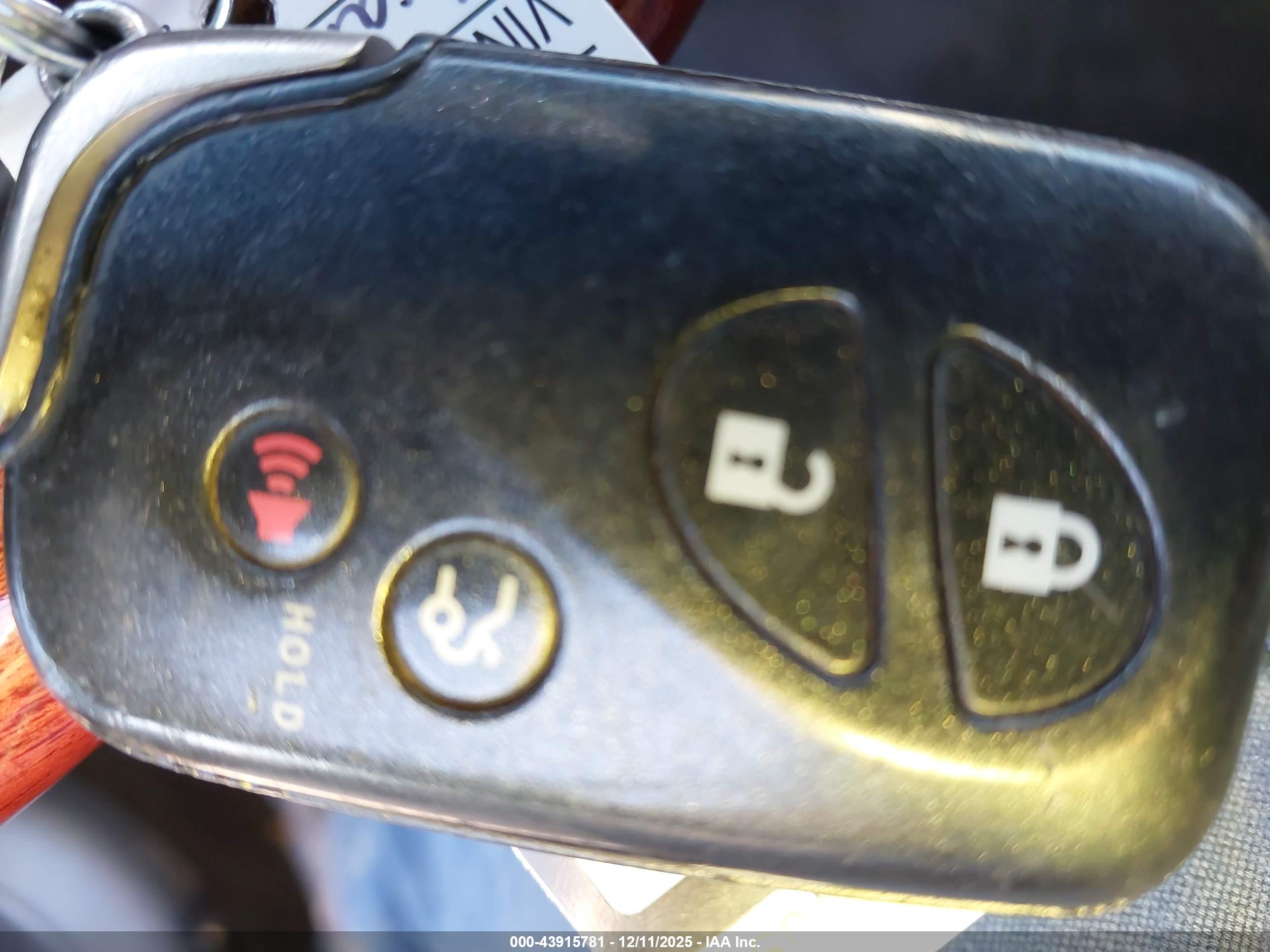 LEXUS ES image 11