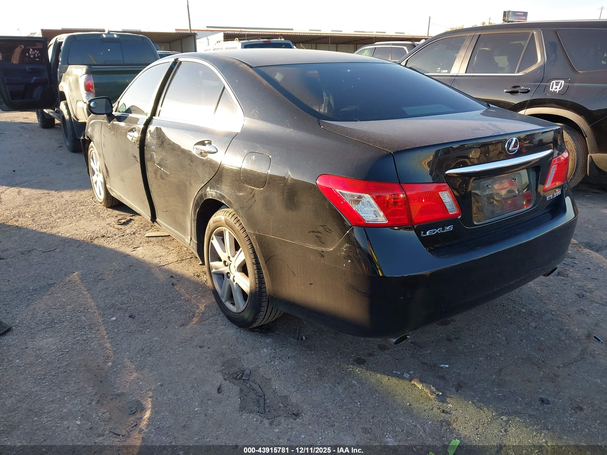 LEXUS ES image 3