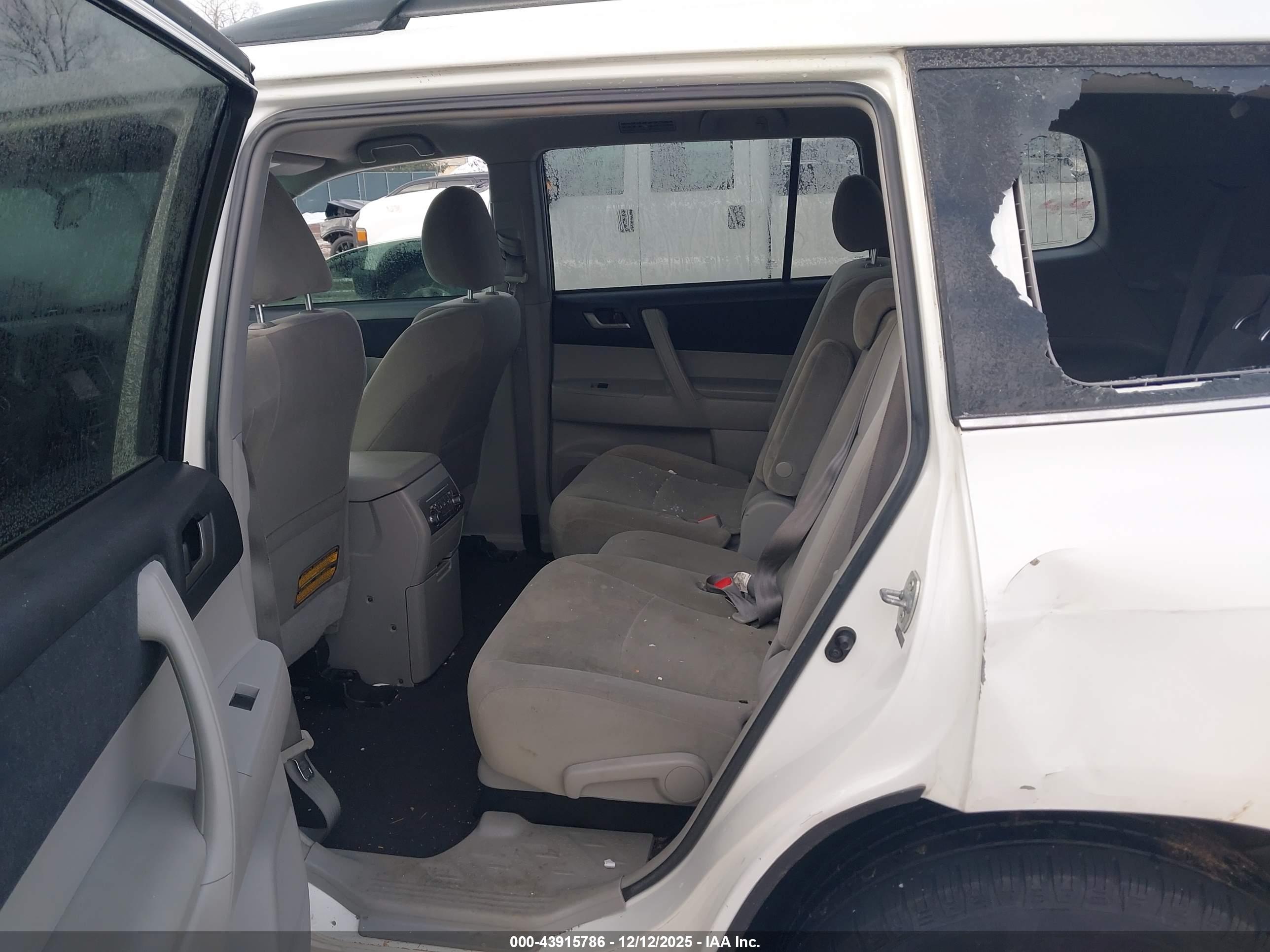 TOYOTA HIGHLANDER image 8
