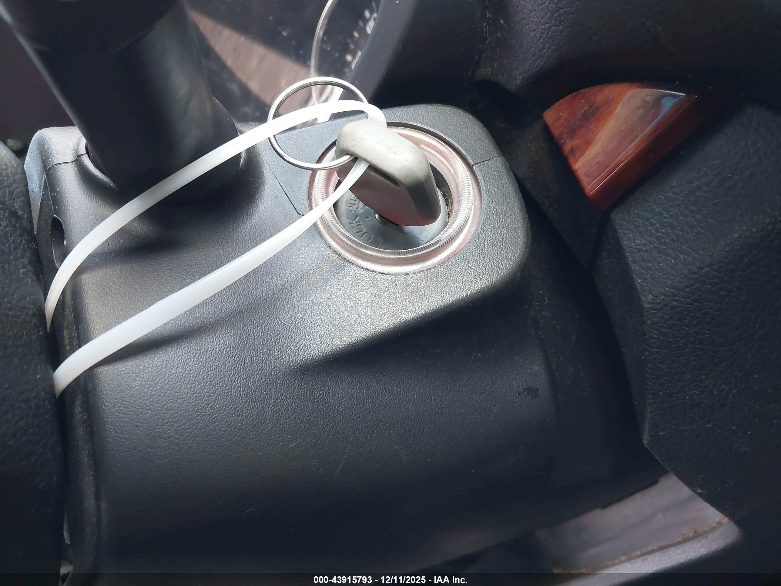 SUBARU LEGACY image 11
