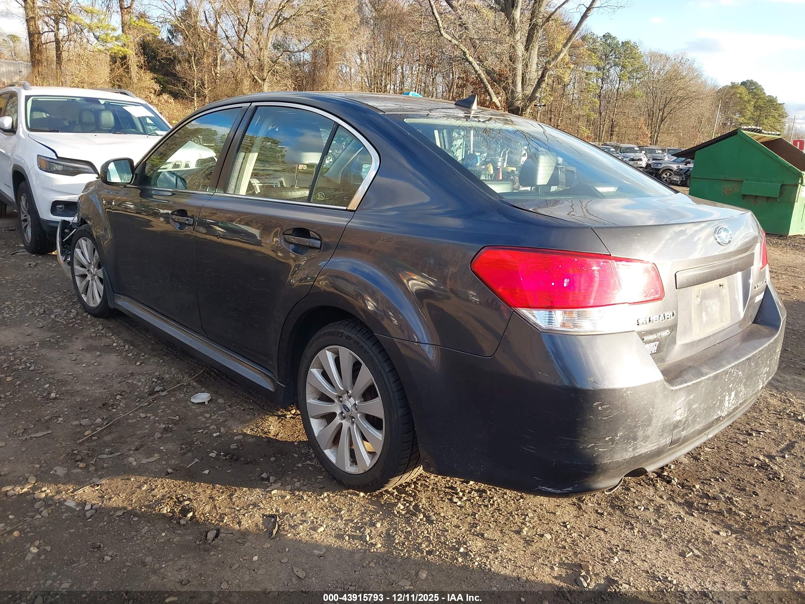 SUBARU LEGACY image 3