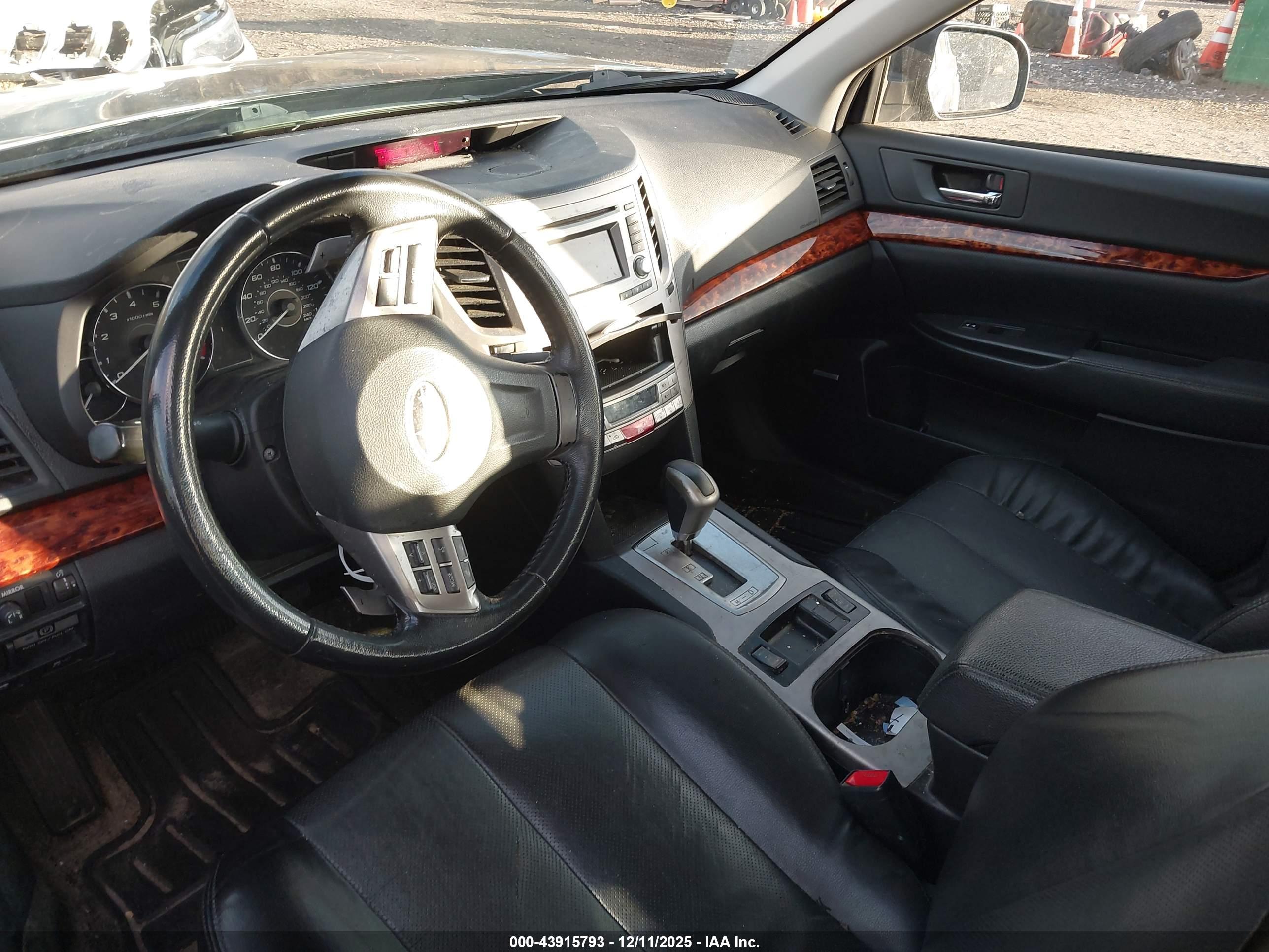 SUBARU LEGACY image 5