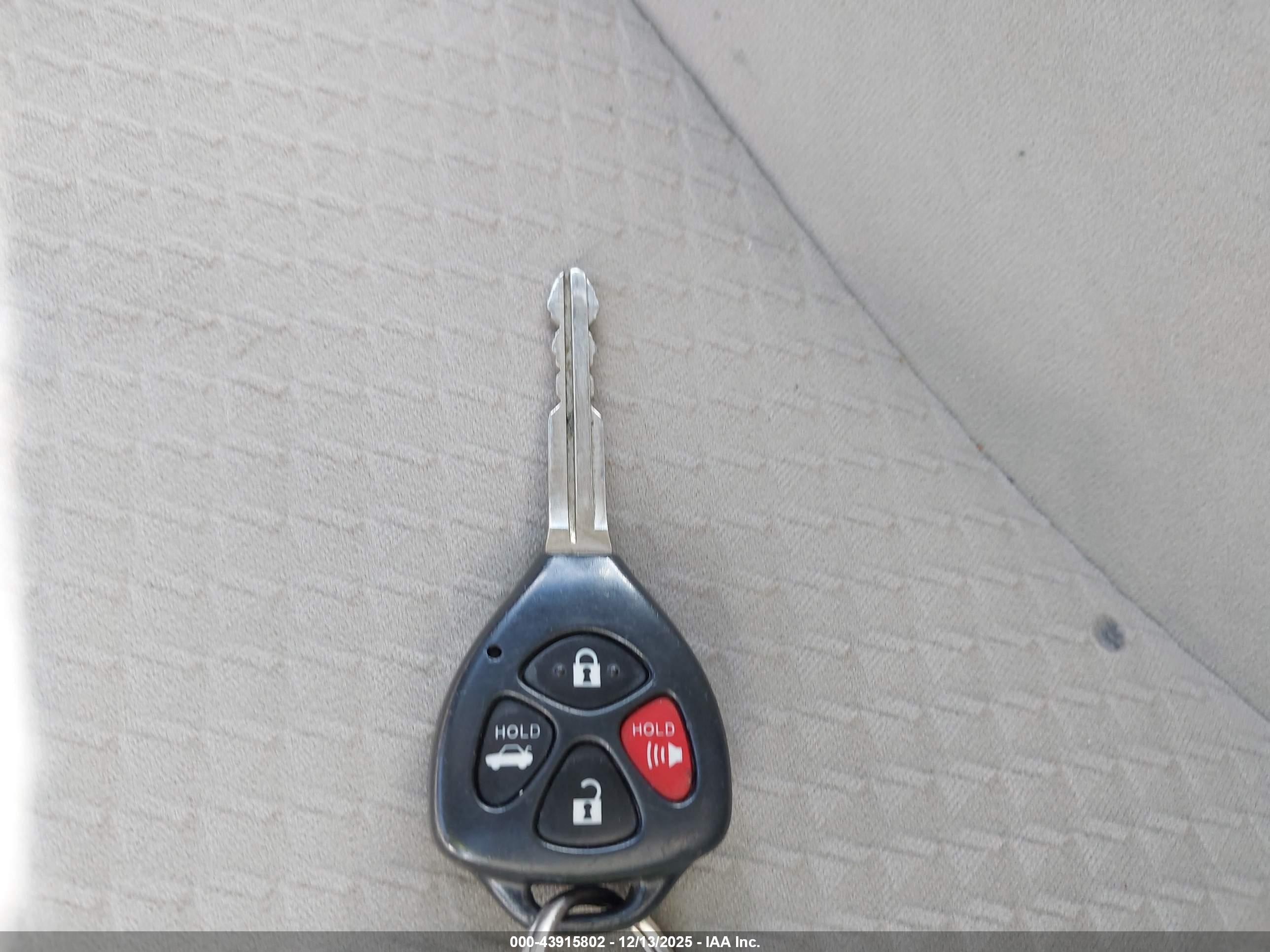 TOYOTA CAMRY image 11