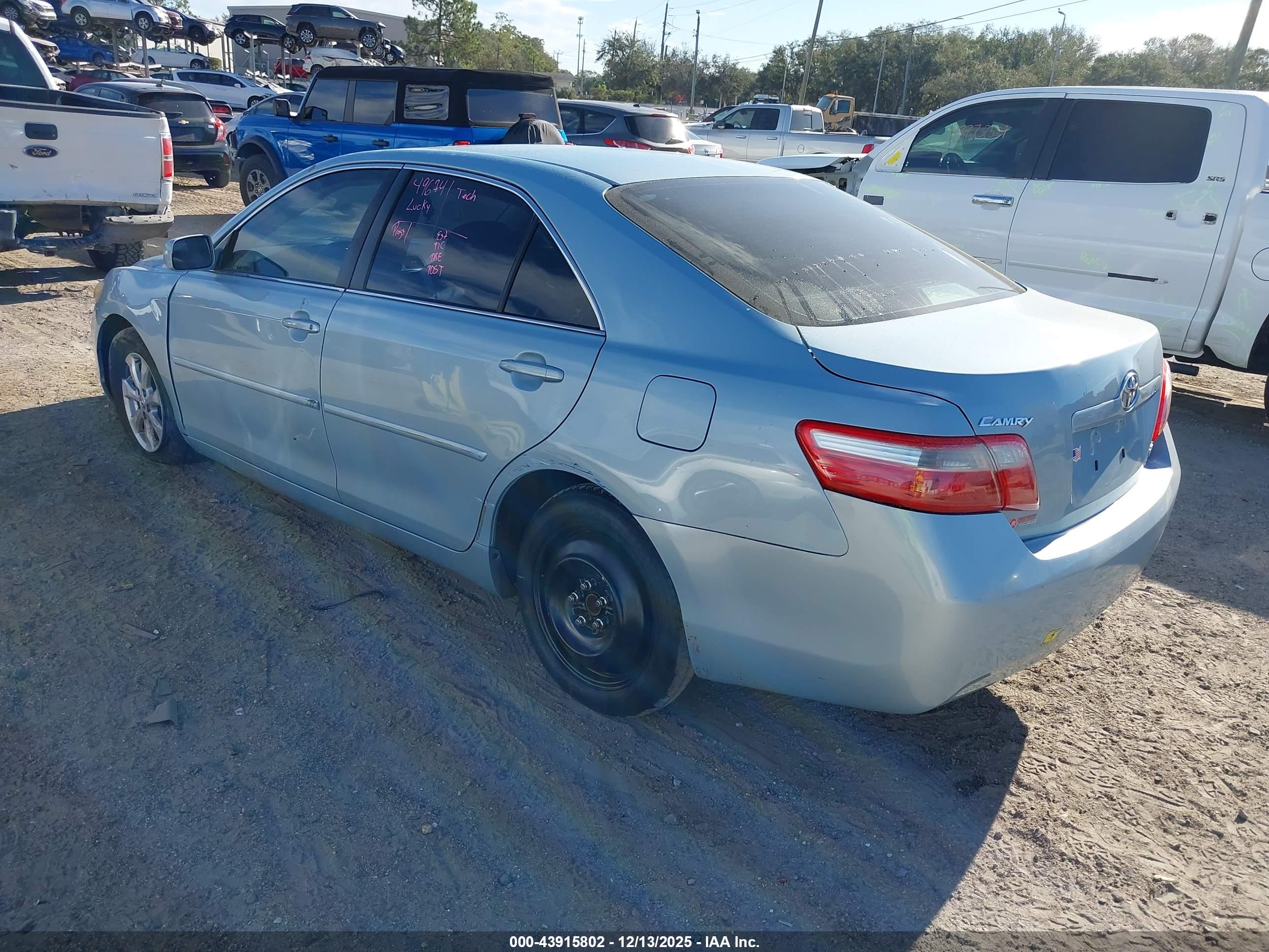 TOYOTA CAMRY image 3