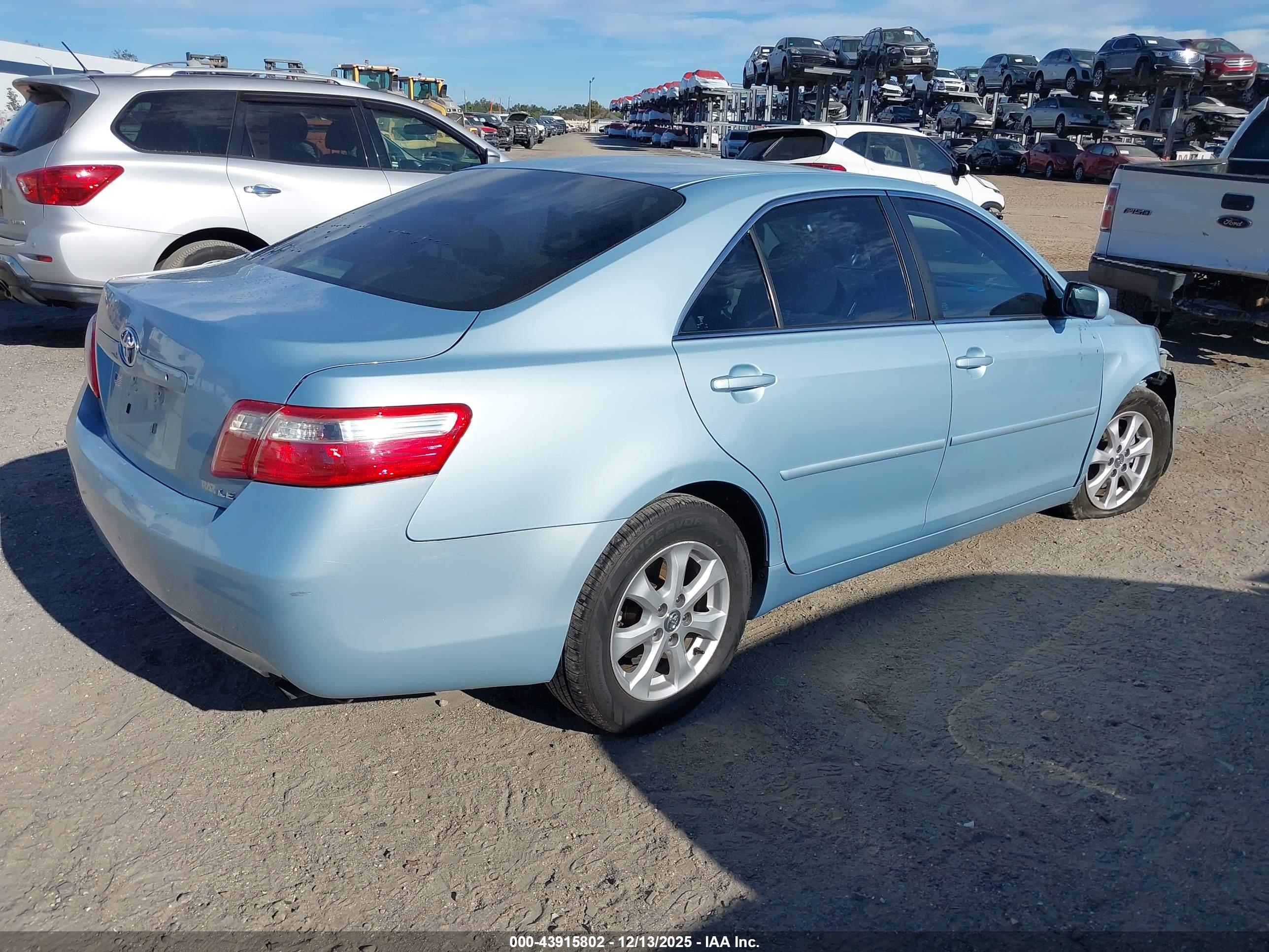 TOYOTA CAMRY image 4