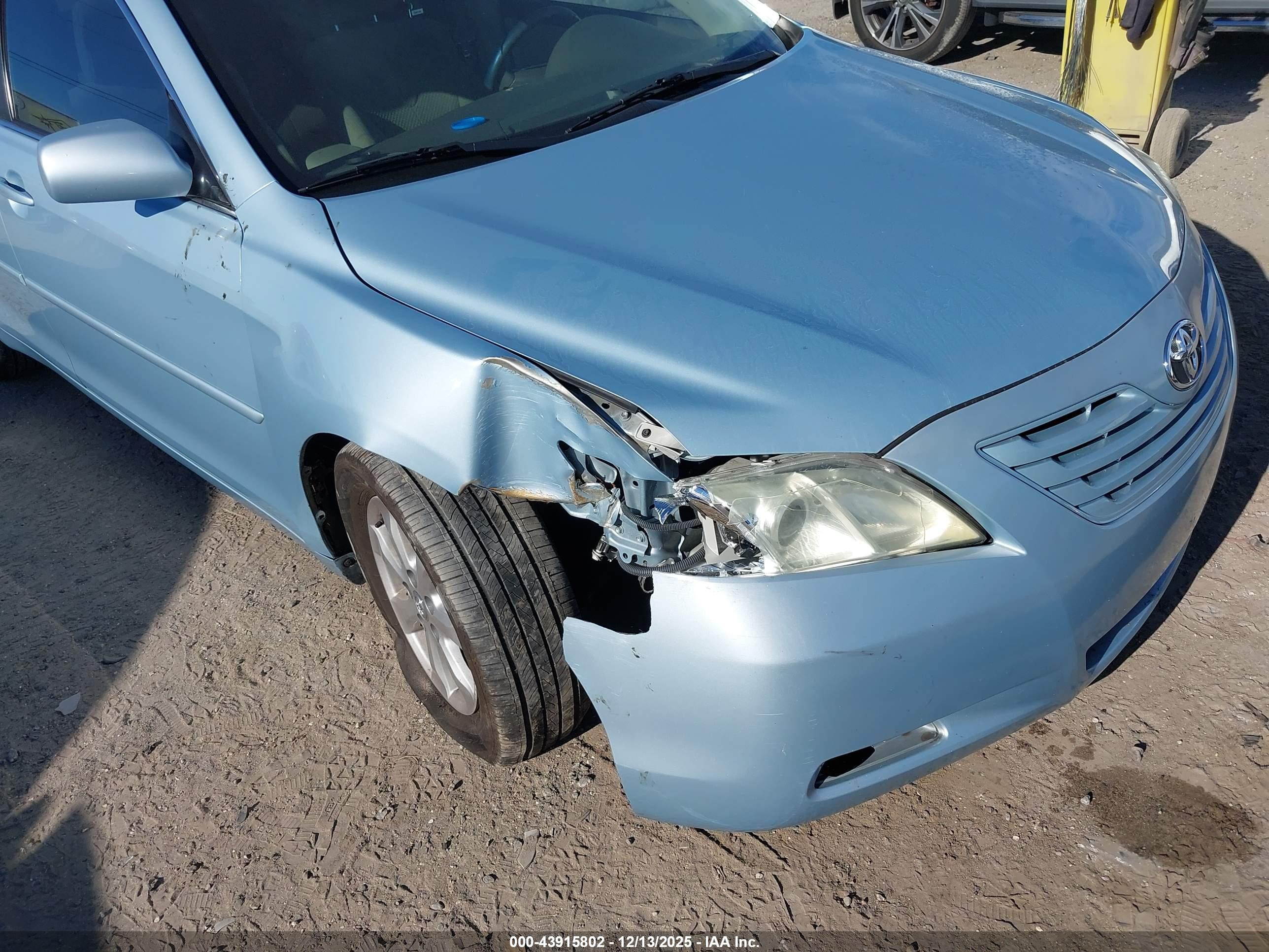 TOYOTA CAMRY image 6