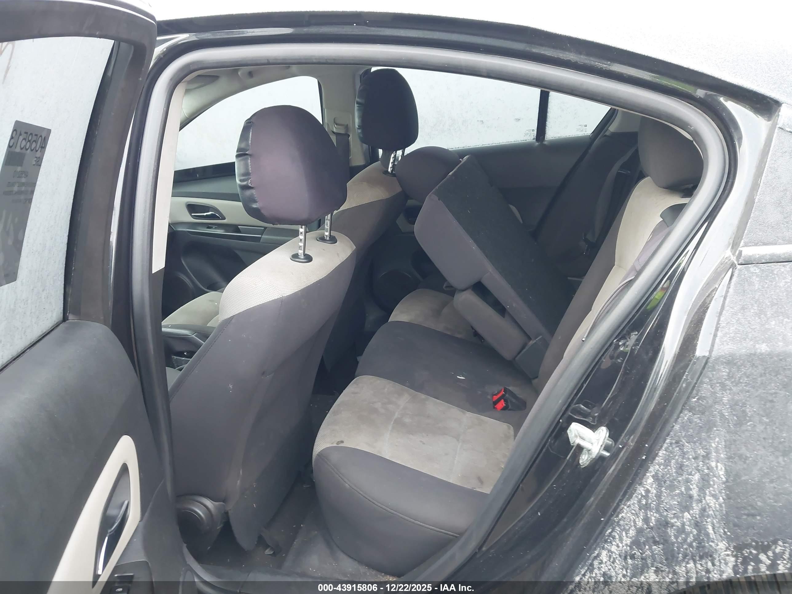 CHEVROLET CRUZE image 8