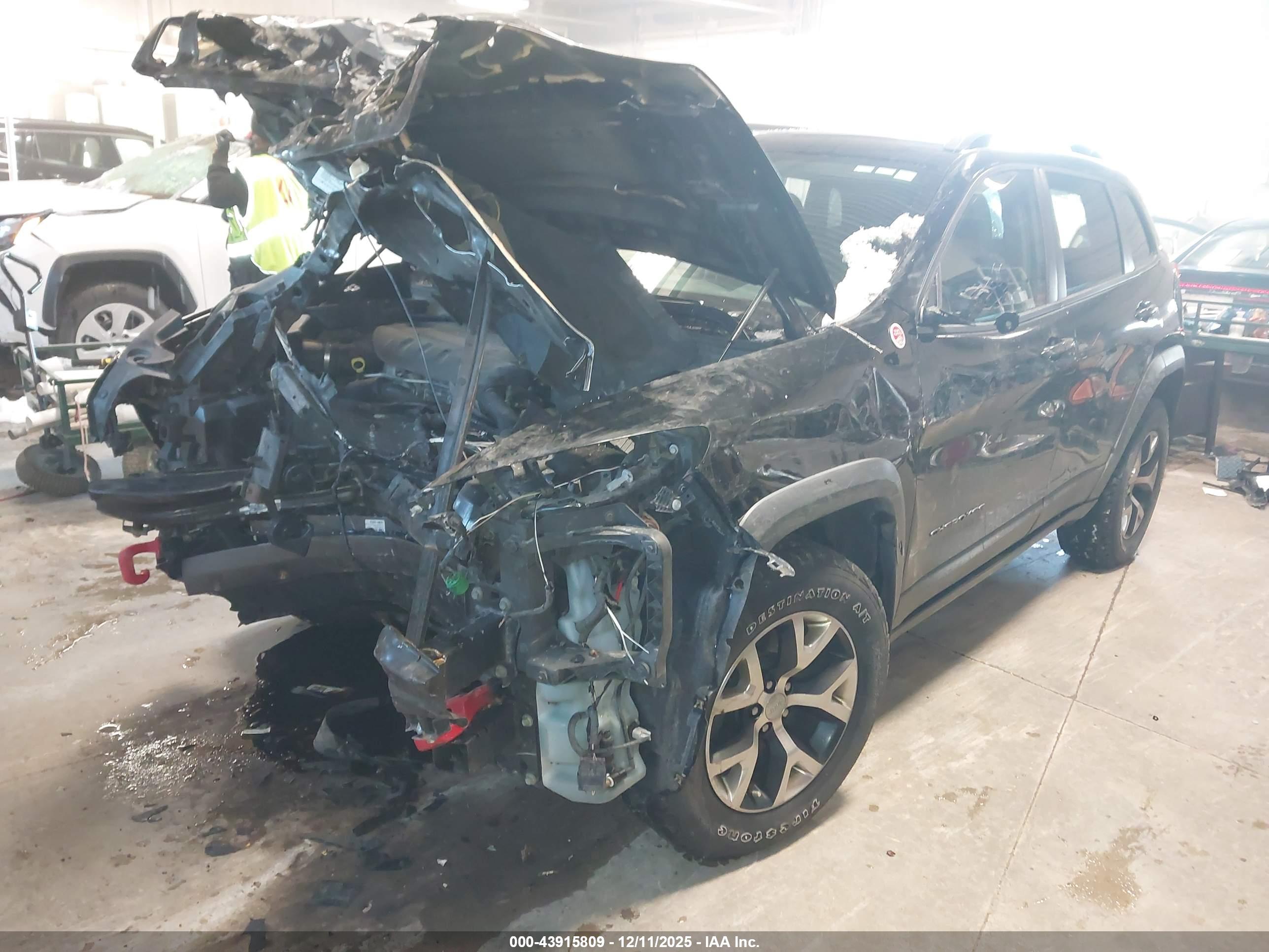 JEEP CHEROKEE image 2