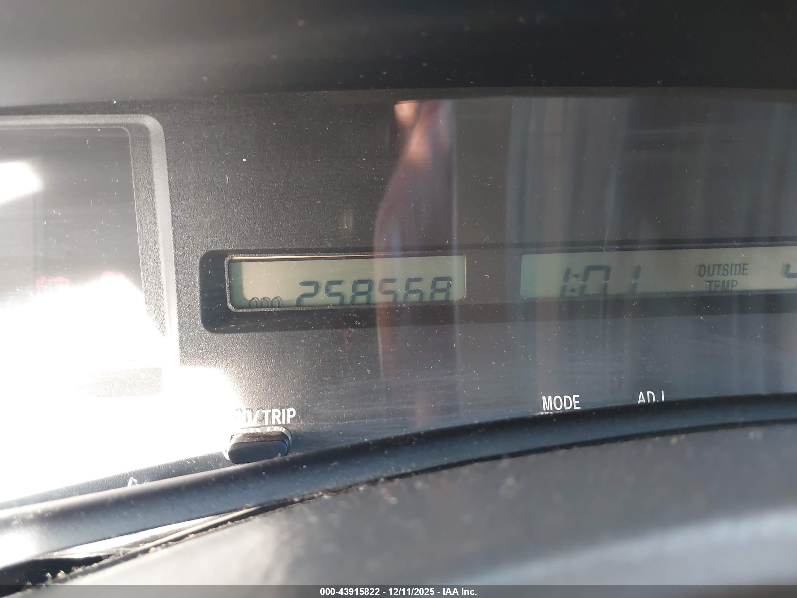 TOYOTA AVALON image 7