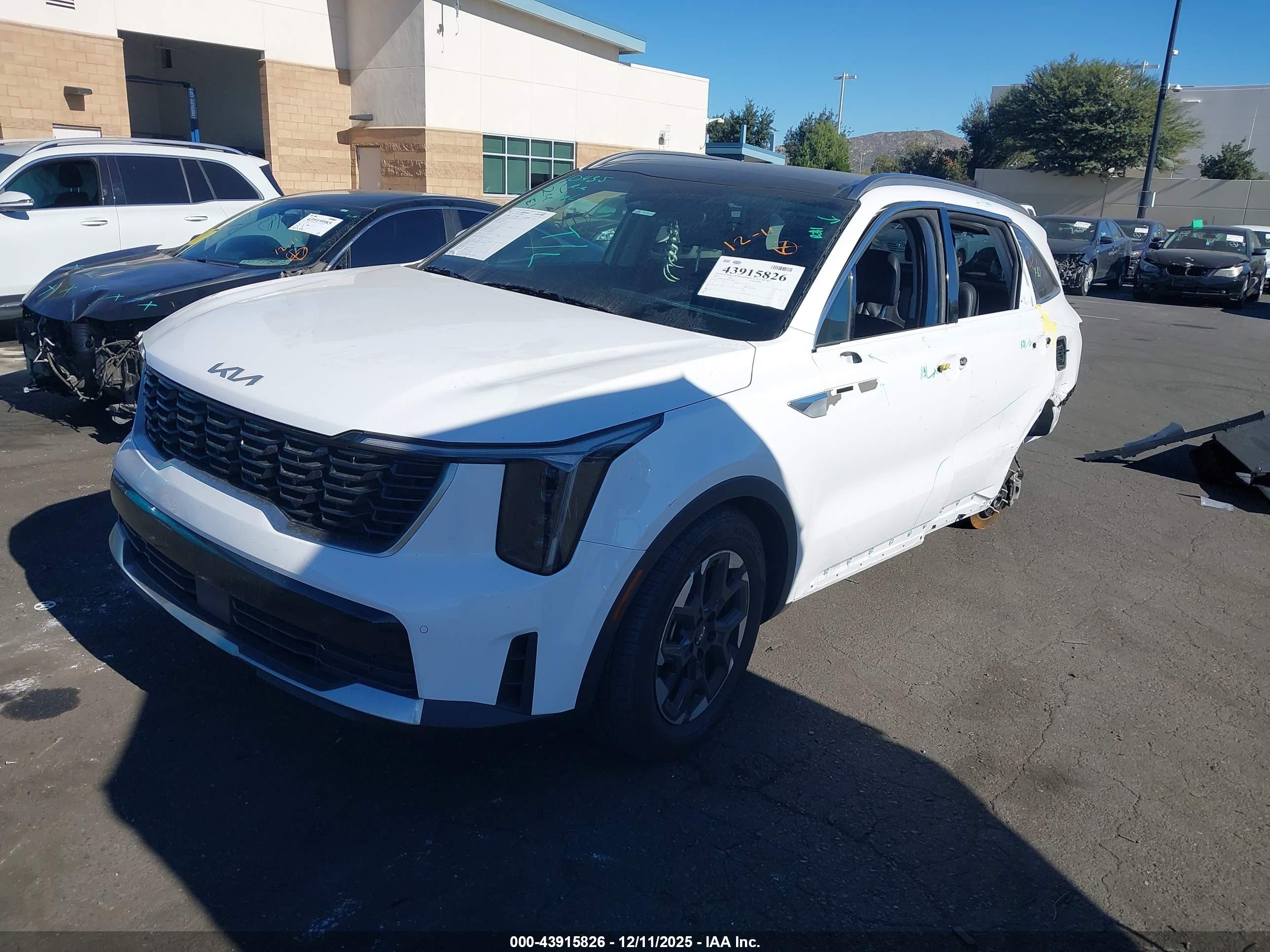 KIA SORENTO image 2
