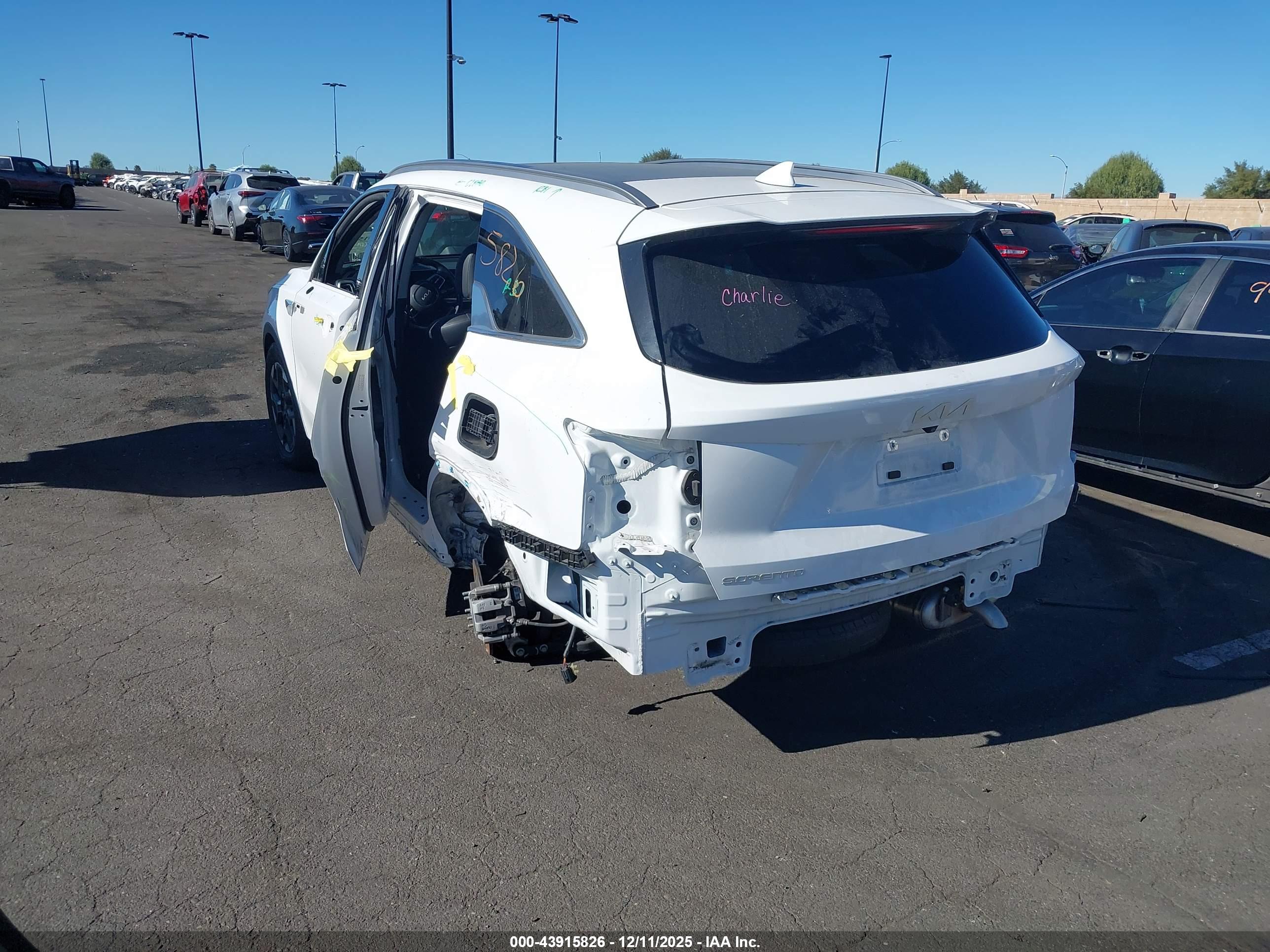 KIA SORENTO image 3