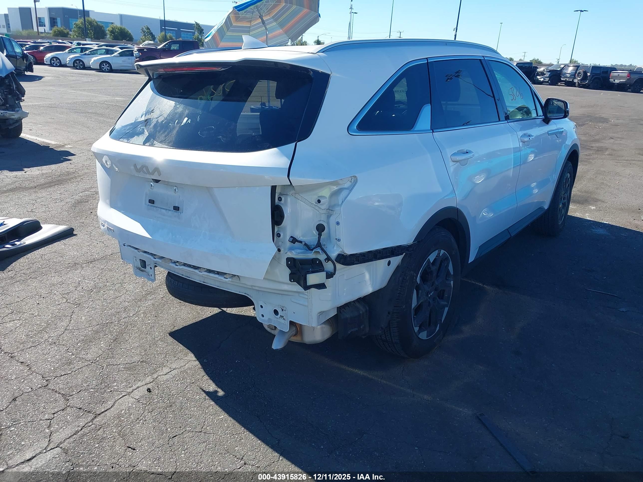 KIA SORENTO image 4