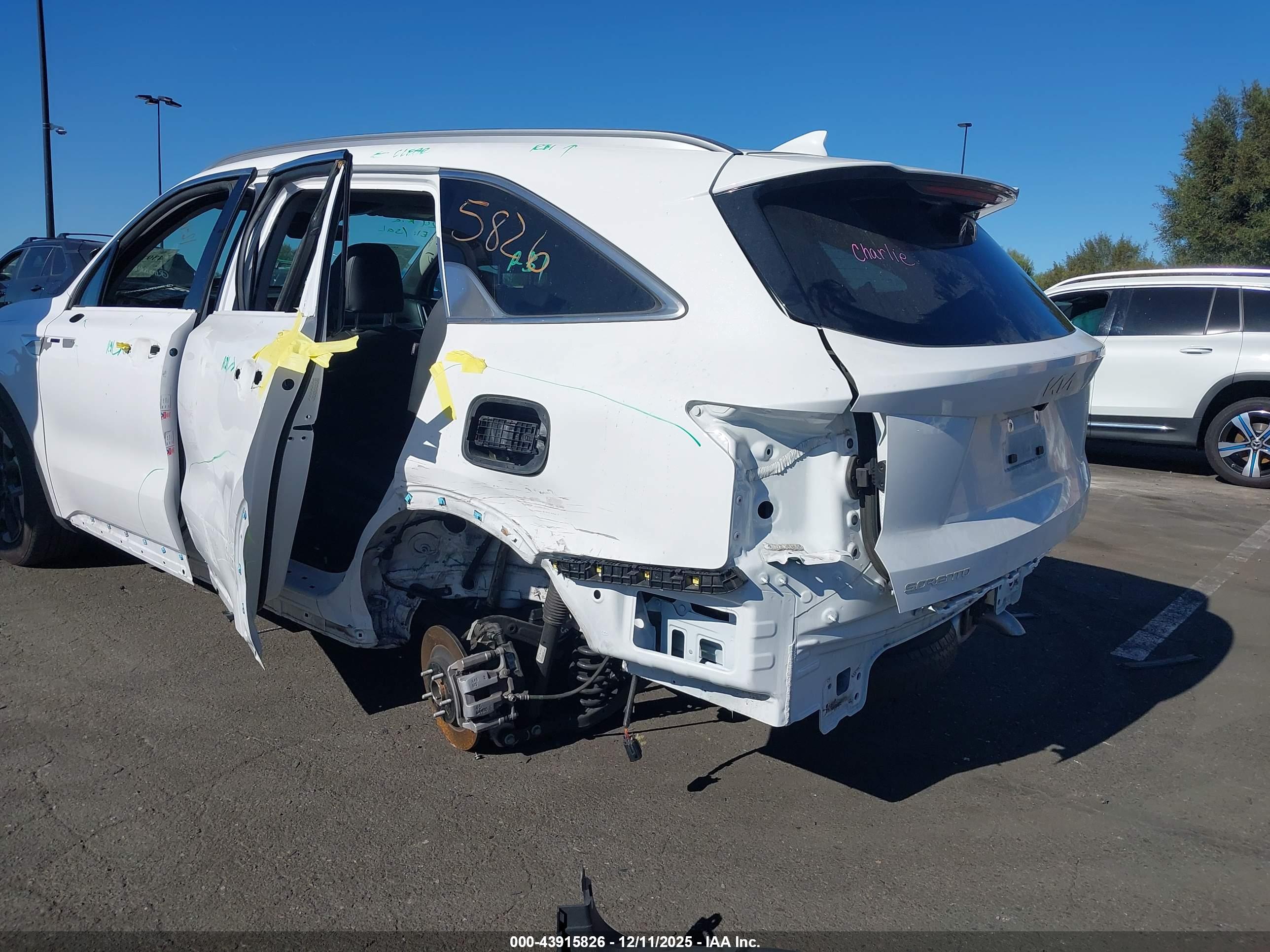 KIA SORENTO image 6